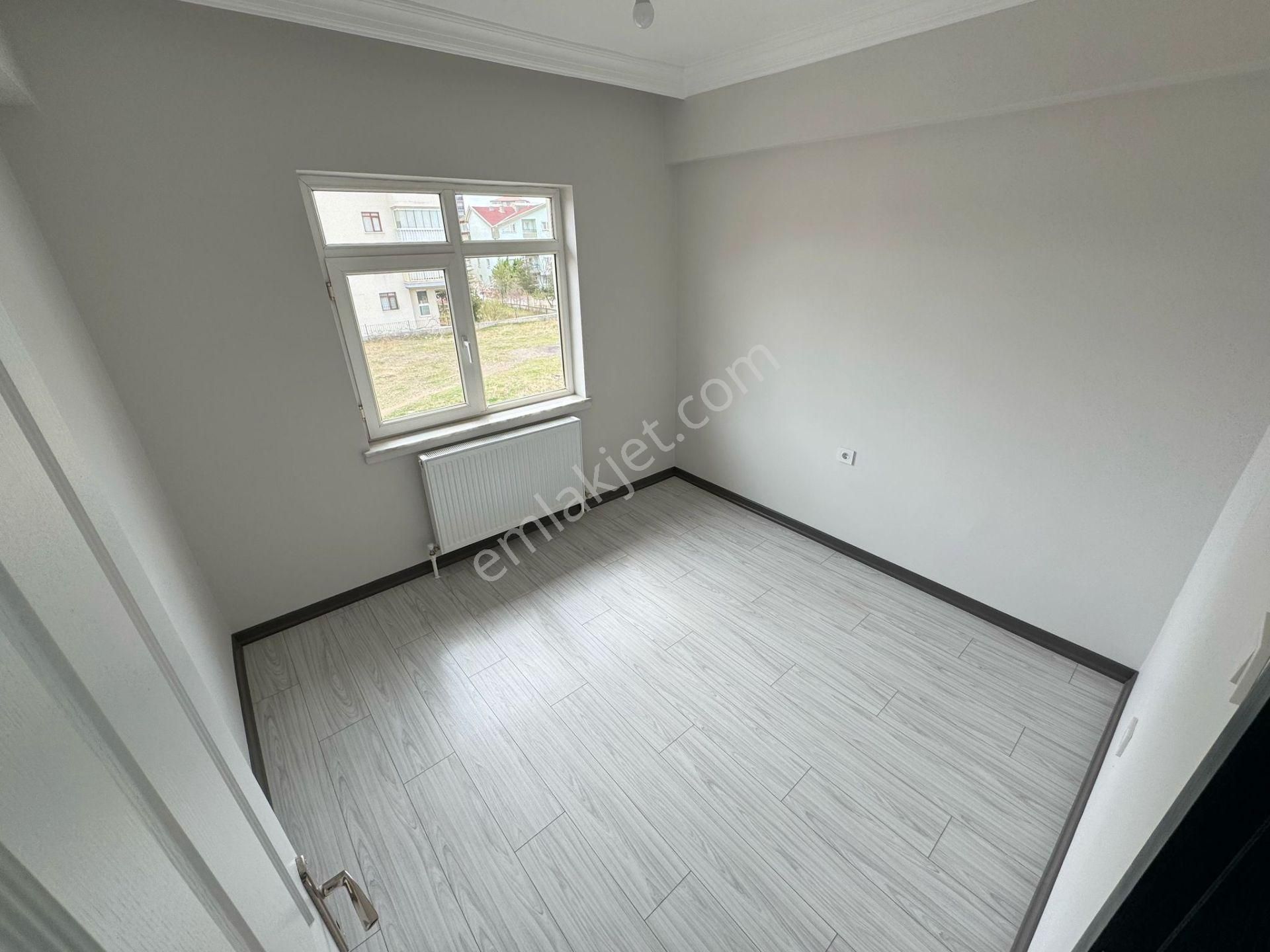 Çiçekli'de 3+1 Üst Kat Salon Bağımsız Lüks E.banyolu - Görsel 16