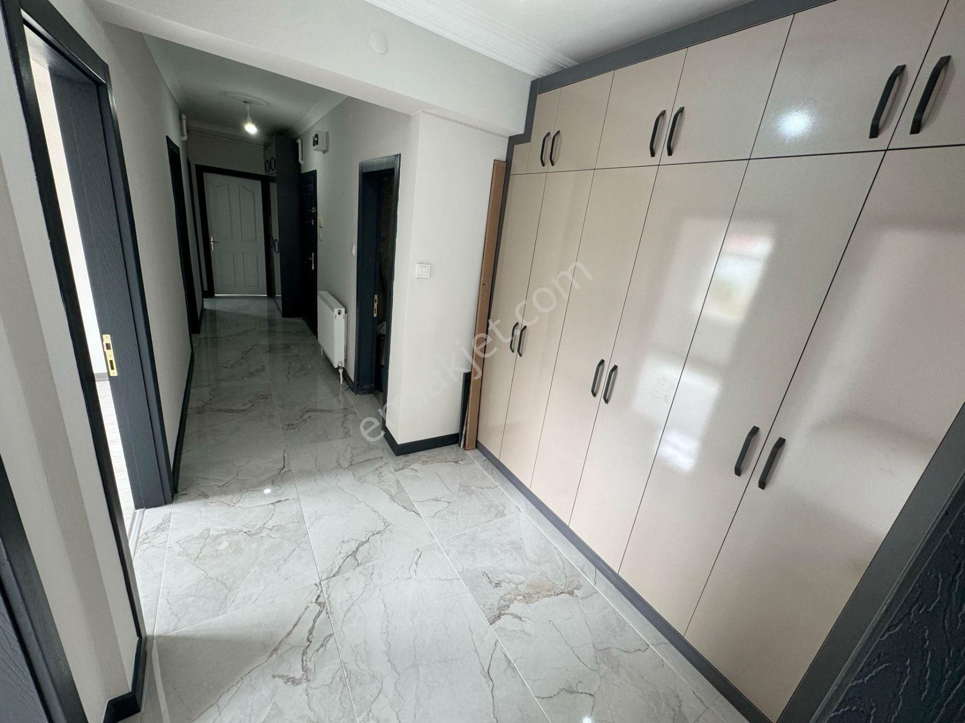 Çiçekli'de 3+1 Üst Kat Salon Bağımsız Lüks E.banyolu - Görsel 22