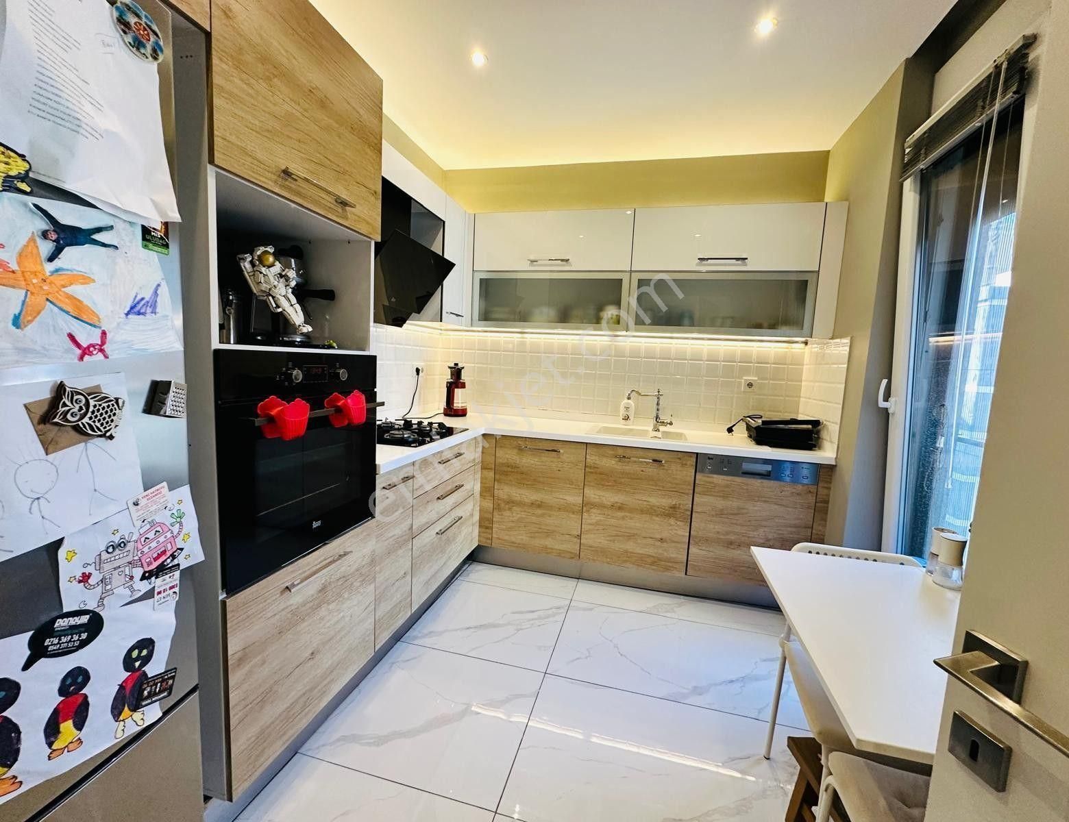 Erenköy Özenç Sokakta Özel Dekorasyonlu 3+1 Satılık Daire - Görsel 21