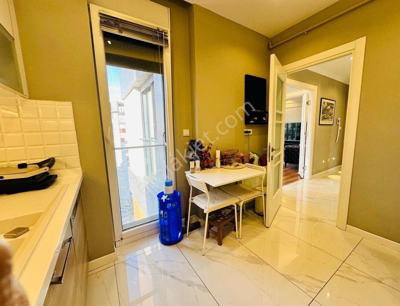 Erenköy Özenç Sokakta Özel Dekorasyonlu 3+1 Satılık Daire - Görsel 13