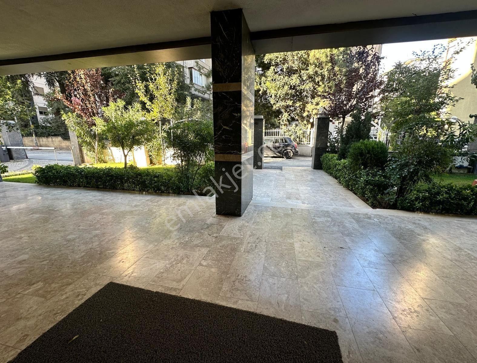 Erenköy Özenç Sokakta Özel Dekorasyonlu 3+1 Satılık Daire - Görsel 7