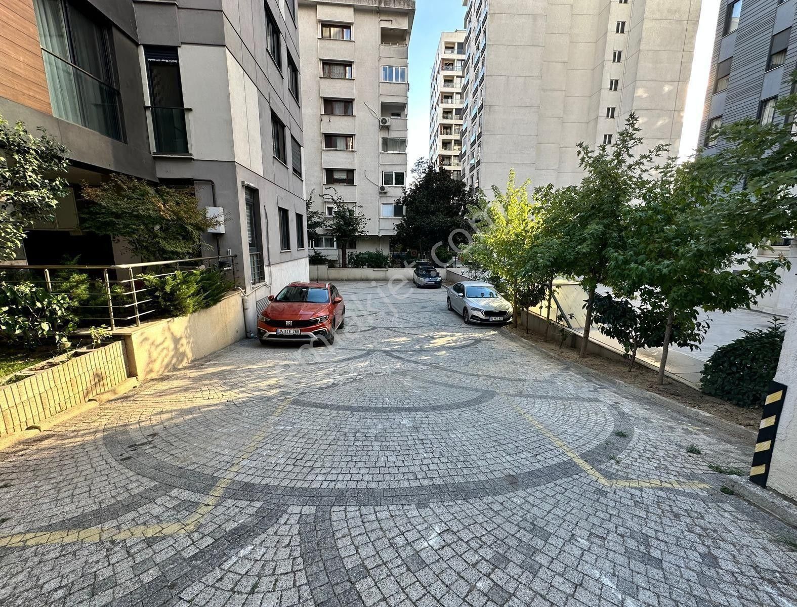 Erenköy Özenç Sokakta Özel Dekorasyonlu 3+1 Satılık Daire - Görsel 5