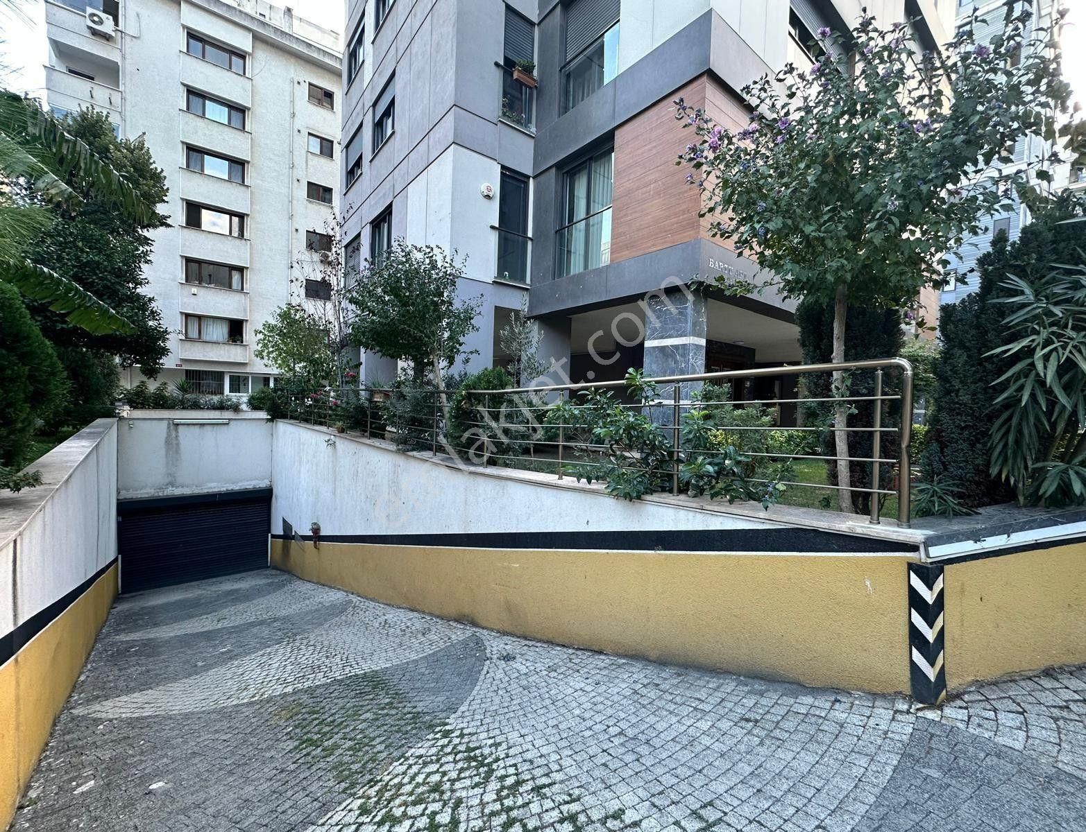 Erenköy Özenç Sokakta Özel Dekorasyonlu 3+1 Satılık Daire - Görsel 8