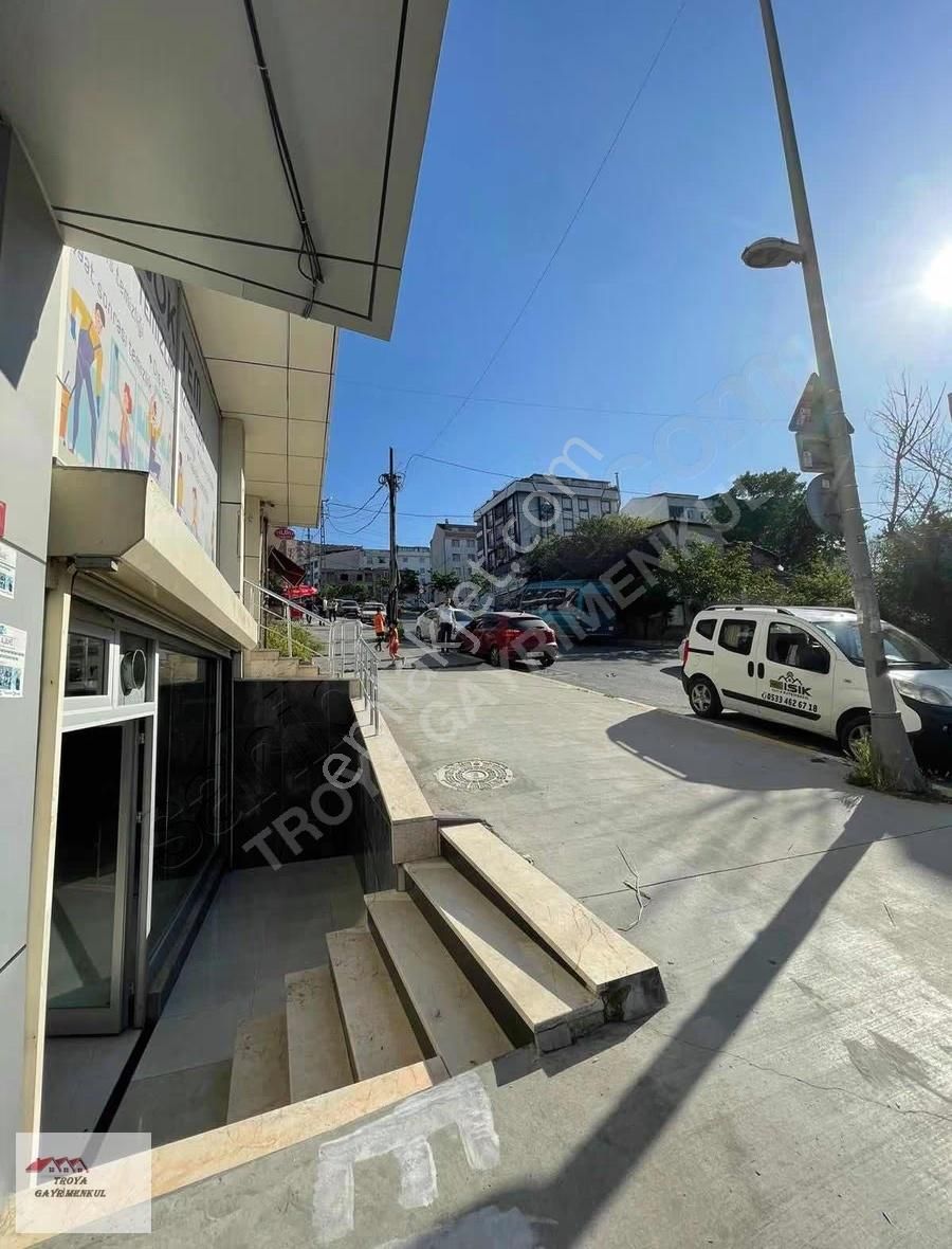 Piri Reis Mahallesi De 120 M2 Düz Giriş Satılık Dükkan