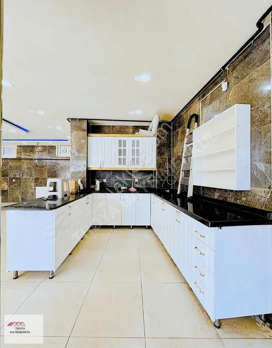 Piri Reis Mahallesi De 120 M2 Düz Giriş Satılık Dükkan - Görsel 5