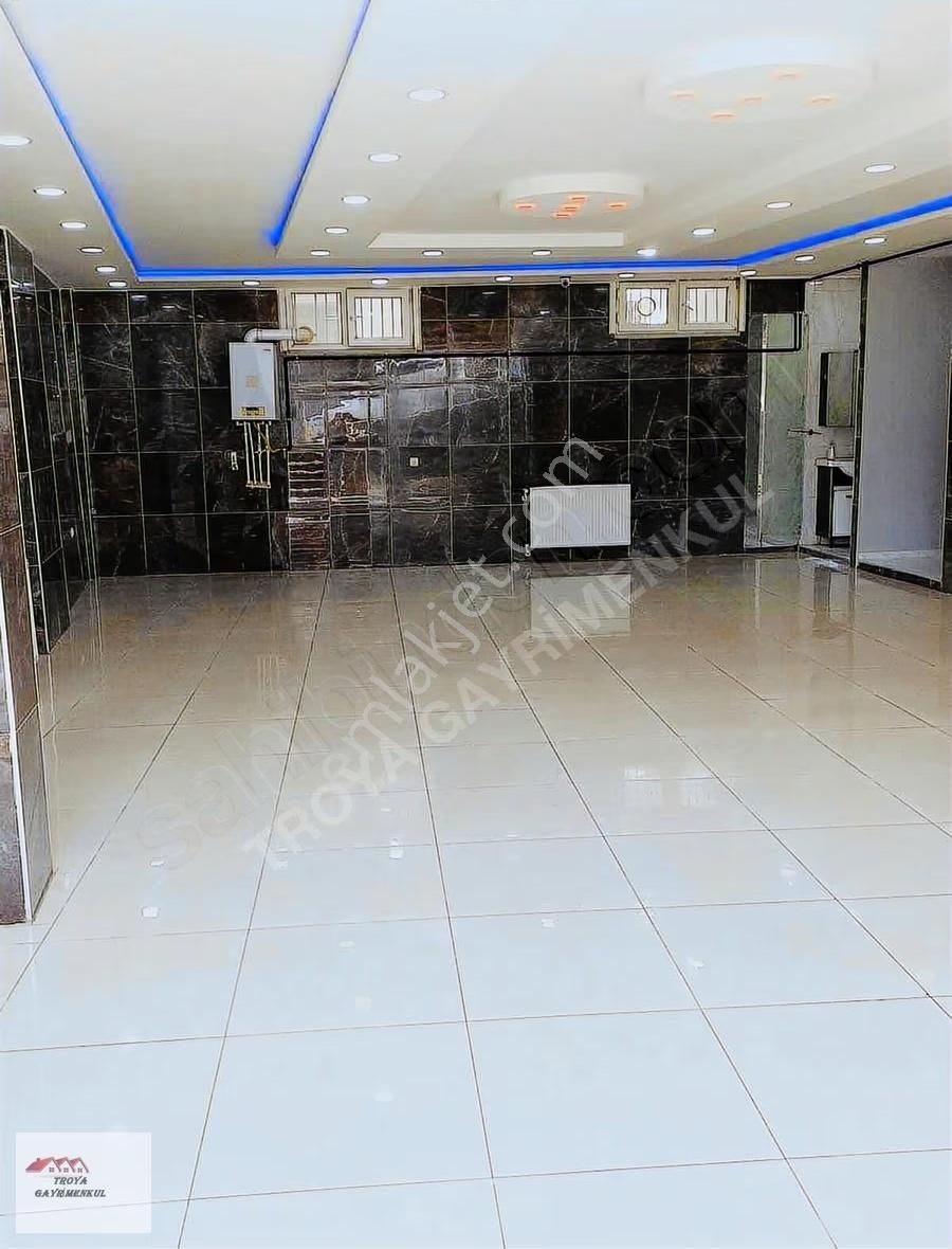 Piri Reis Mahallesi De 120 M2 Düz Giriş Satılık Dükkan - Görsel 6