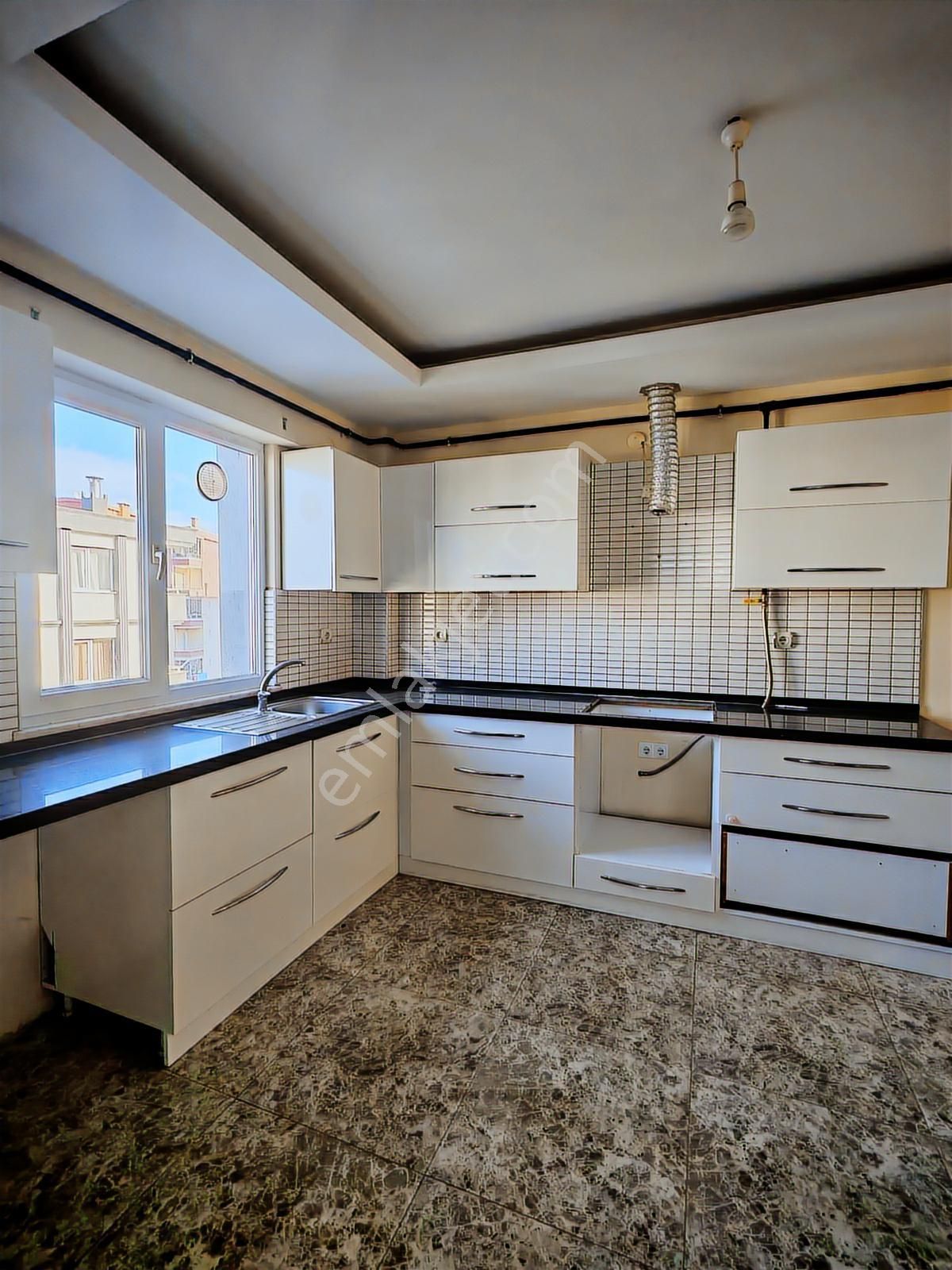 Mevlana'da Deniz Manzaralı Geniş Satılık 4+1 Daire - Görsel 12