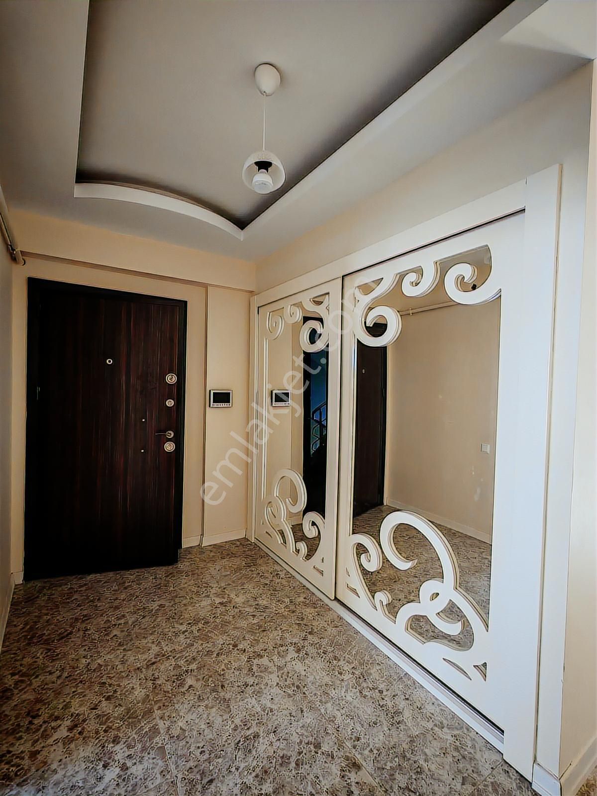 Mevlana'da Deniz Manzaralı Geniş Satılık 4+1 Daire - Görsel 3