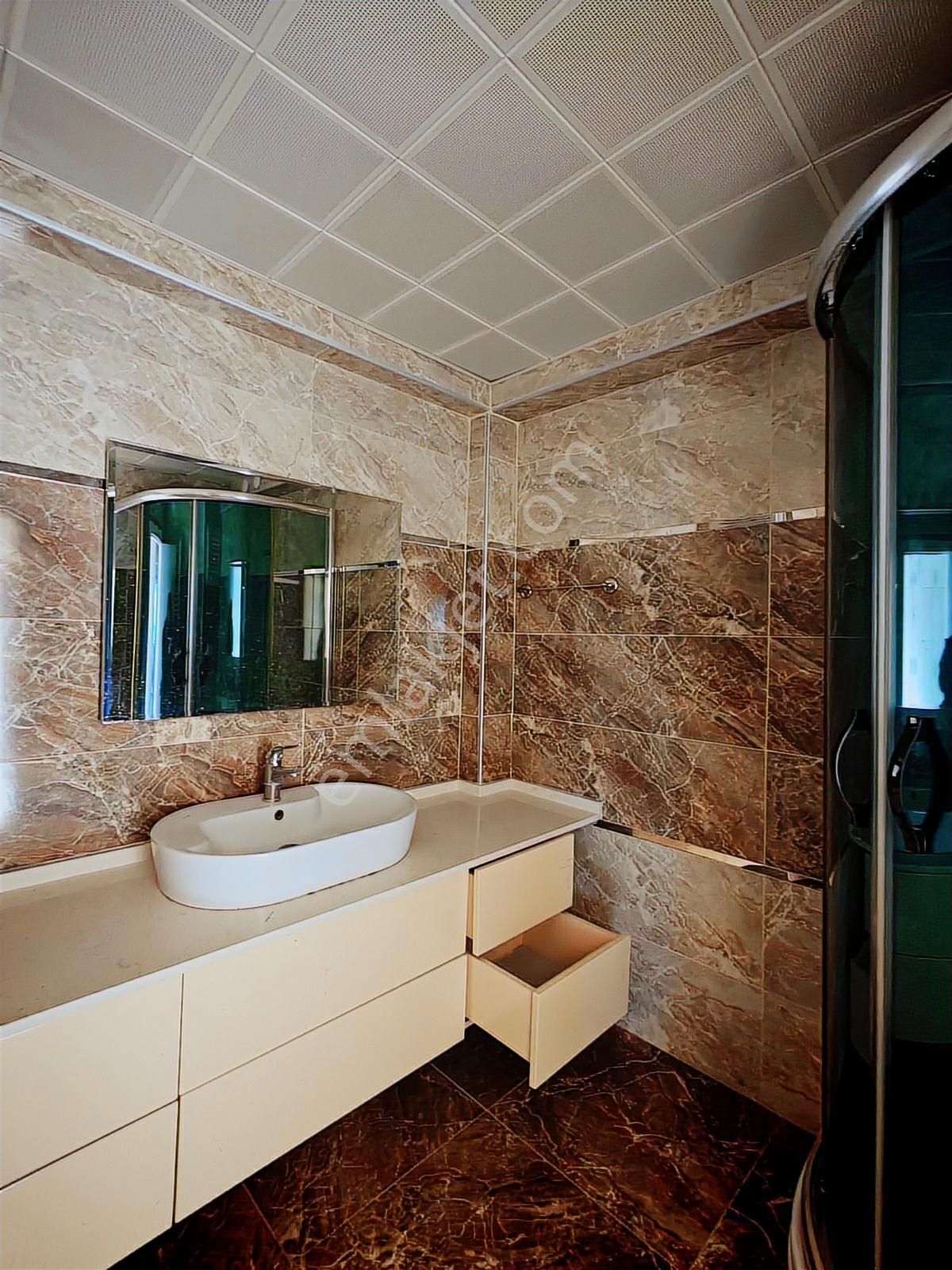 Mevlana'da Deniz Manzaralı Geniş Satılık 4+1 Daire - Görsel 28