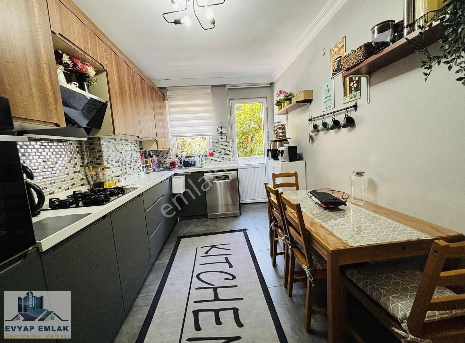 Bahçelievler Kıbrıs Parkı Mevkii 2000 Yapımı 4+1 Geniş Daire - Görsel 3