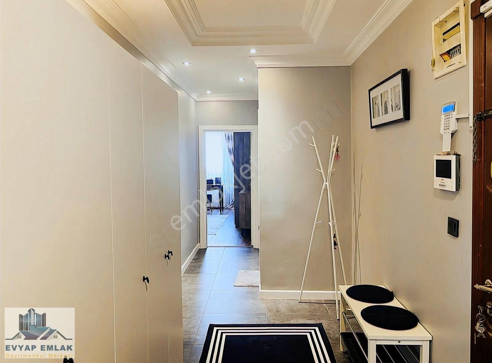 Bahçelievler Kıbrıs Parkı Mevkii 2000 Yapımı 4+1 Geniş Daire - Görsel 6