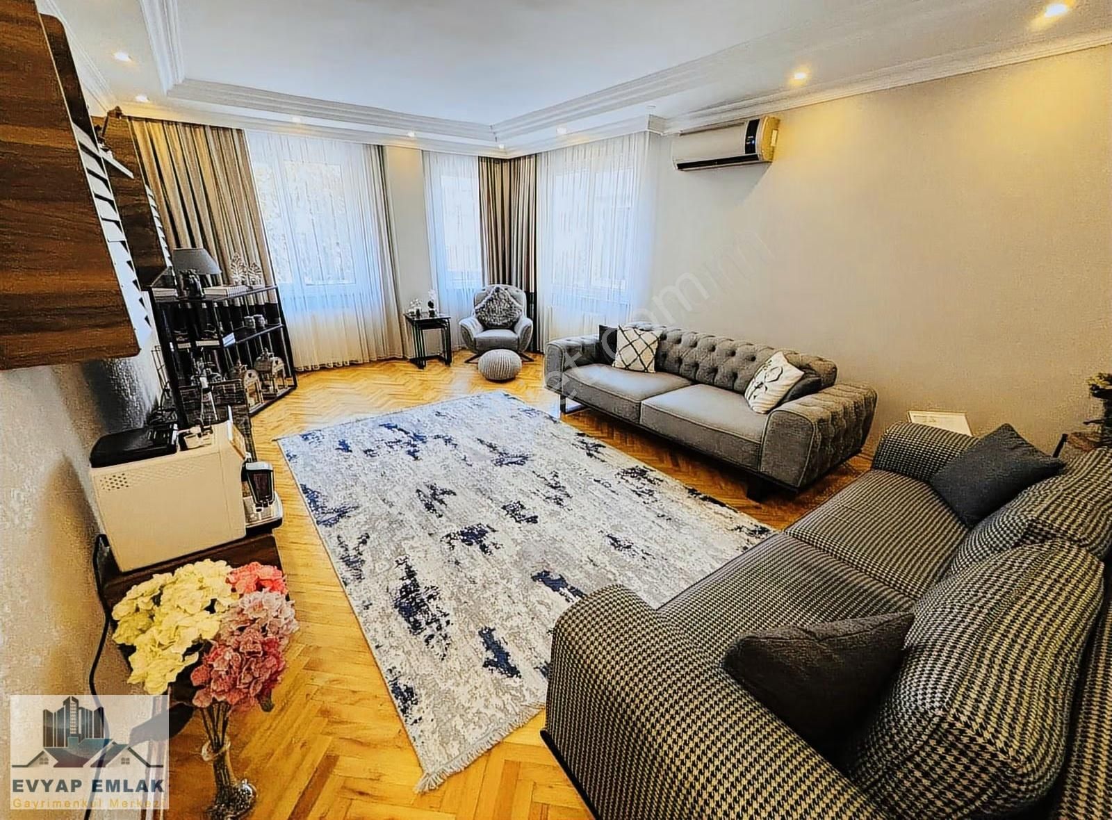 Bahçelievler Kıbrıs Parkı Mevkii 2000 Yapımı 4+1 Geniş Daire