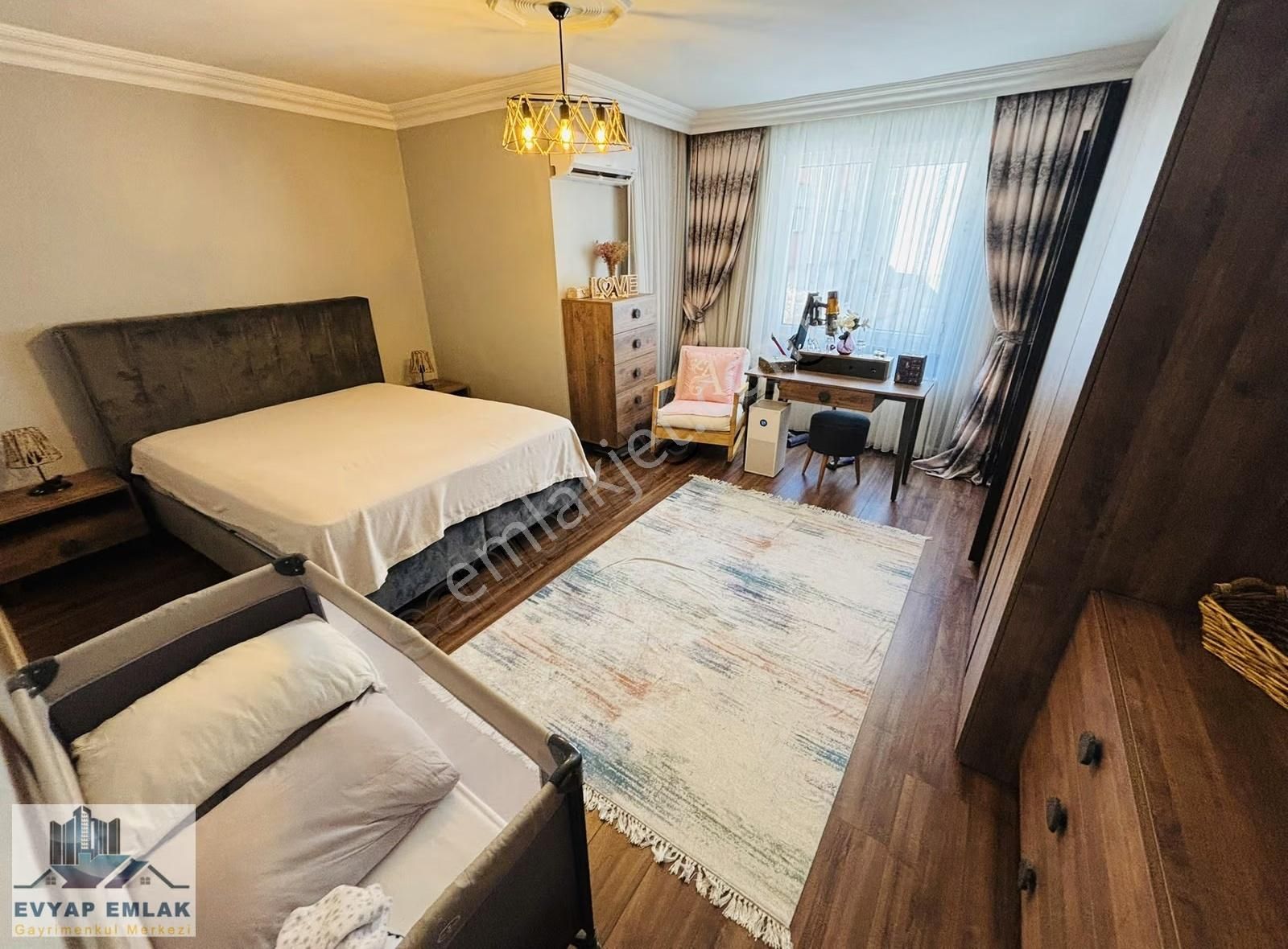 Bahçelievler Kıbrıs Parkı Mevkii 2000 Yapımı 4+1 Geniş Daire - Görsel 16