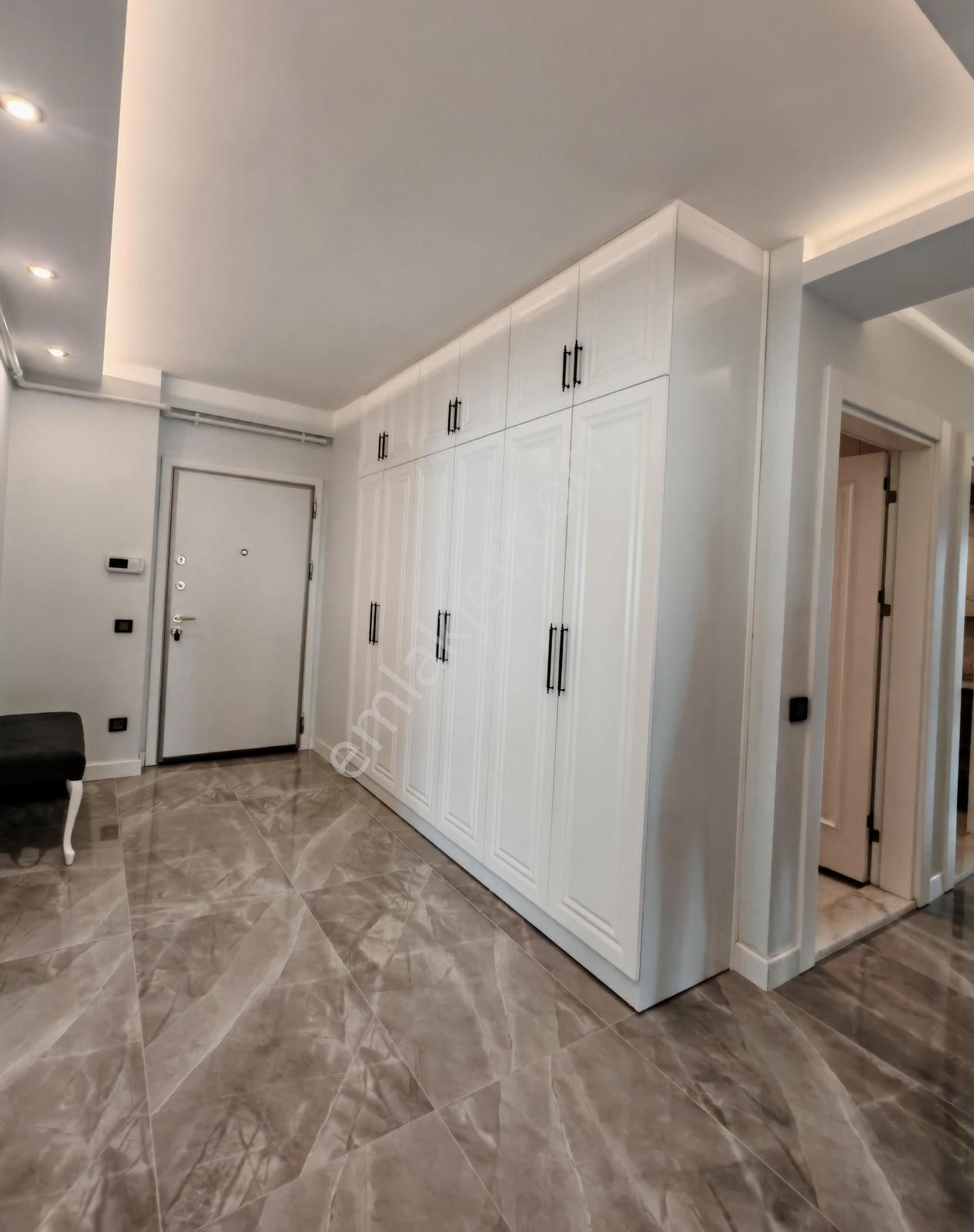 Panoramik Deniz Manzaralı Site İçinde Satılık Geniş 3+1 Daire - Görsel 10