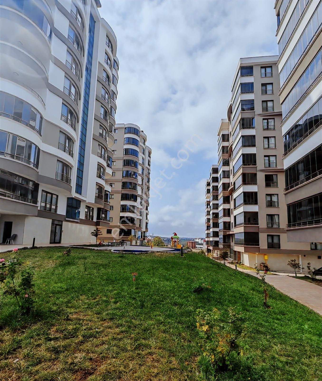 Panoramik Deniz Manzaralı Site İçinde Satılık Geniş 3+1 Daire - Görsel 21