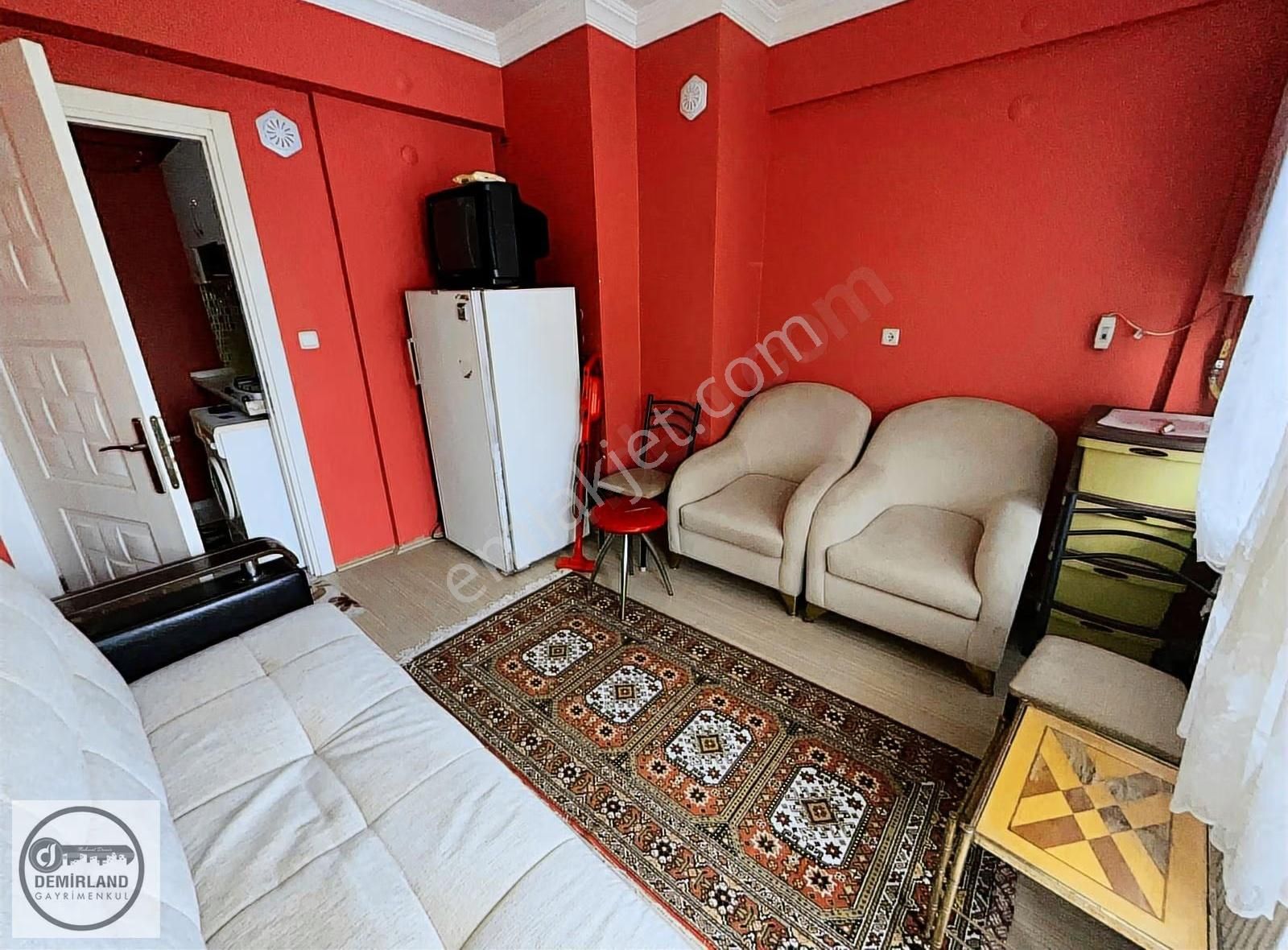 Demirland'dan Satılık Dumlupınar Mh.de Eşyalı 1+1 Daire