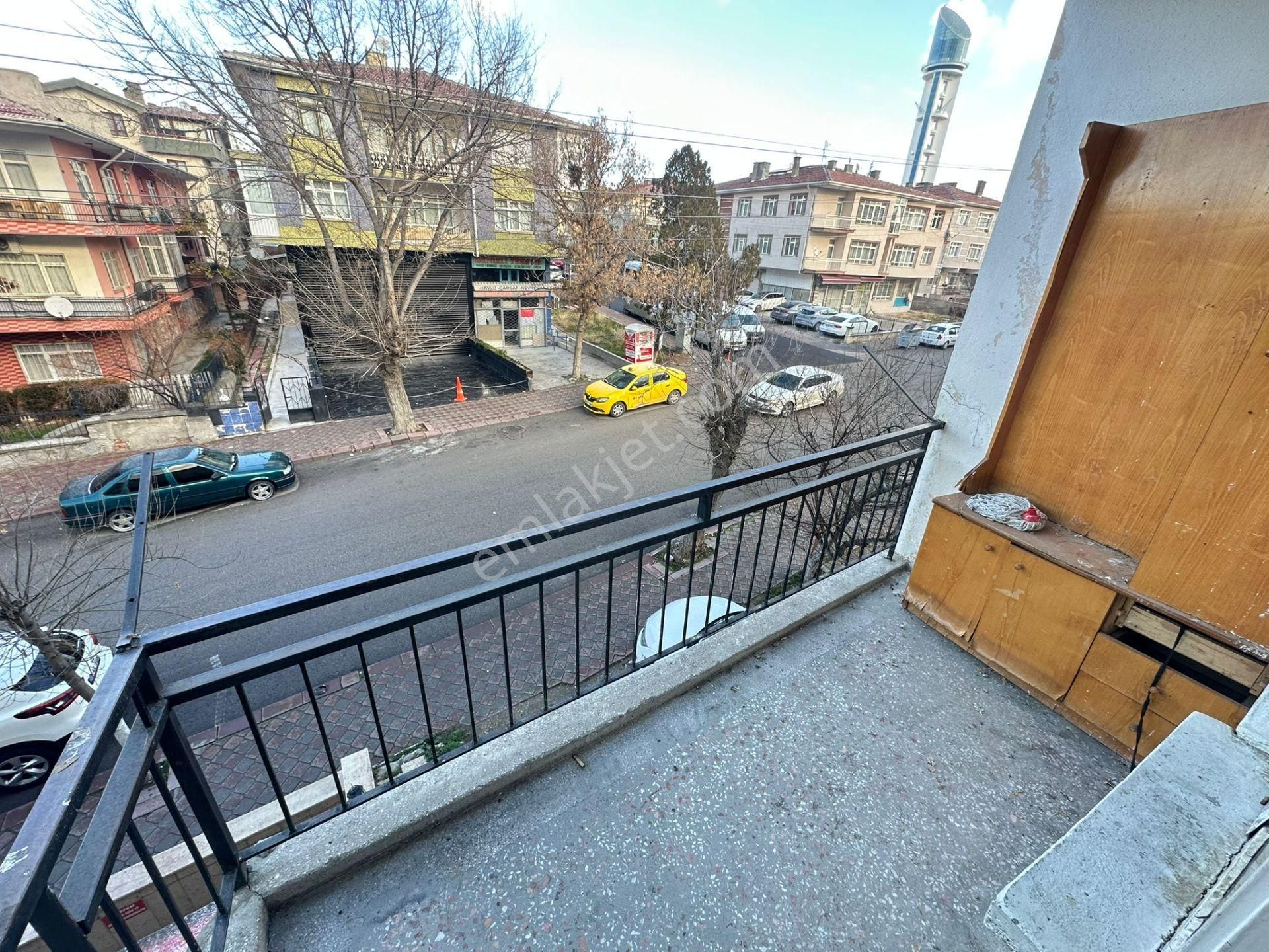 Batur Sk'ta 3+1 Orta Kat Ön Cephe Sanatoryum Cadde Yanı Kaçmaz - Görsel 3