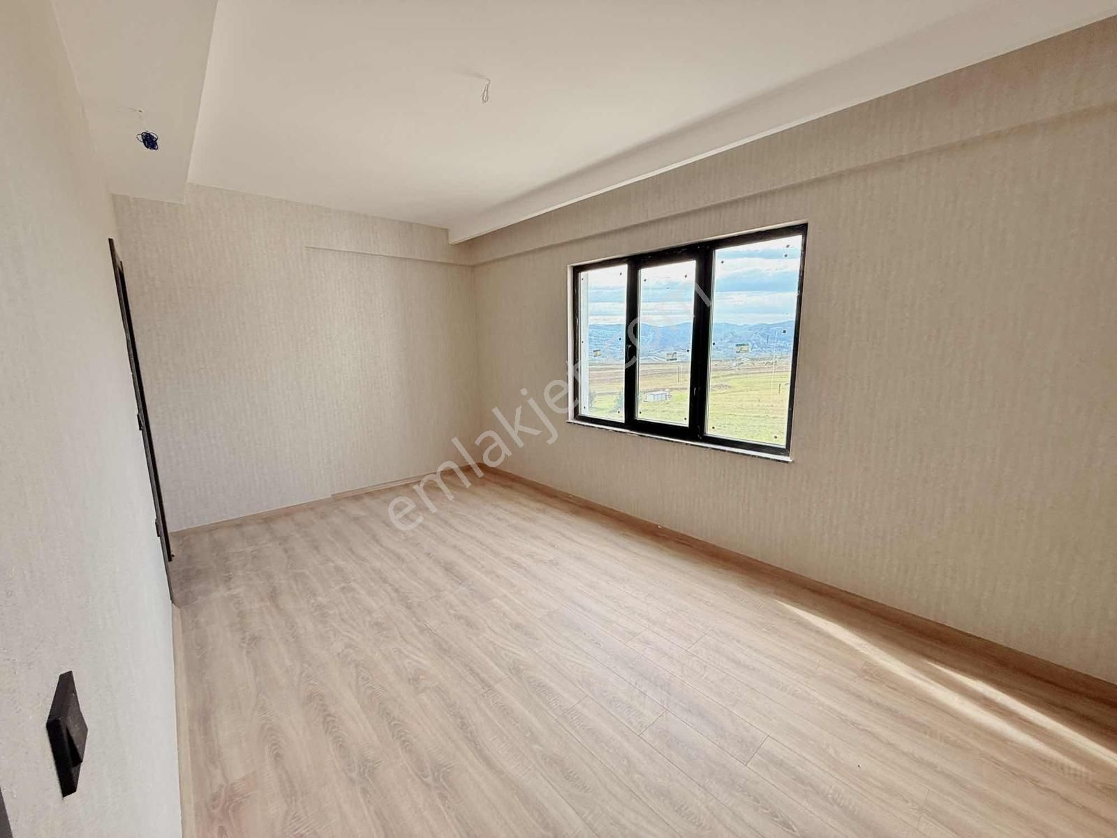 Gökdelenler Bölgesinde Satılık Lüks Daire - Görsel 2