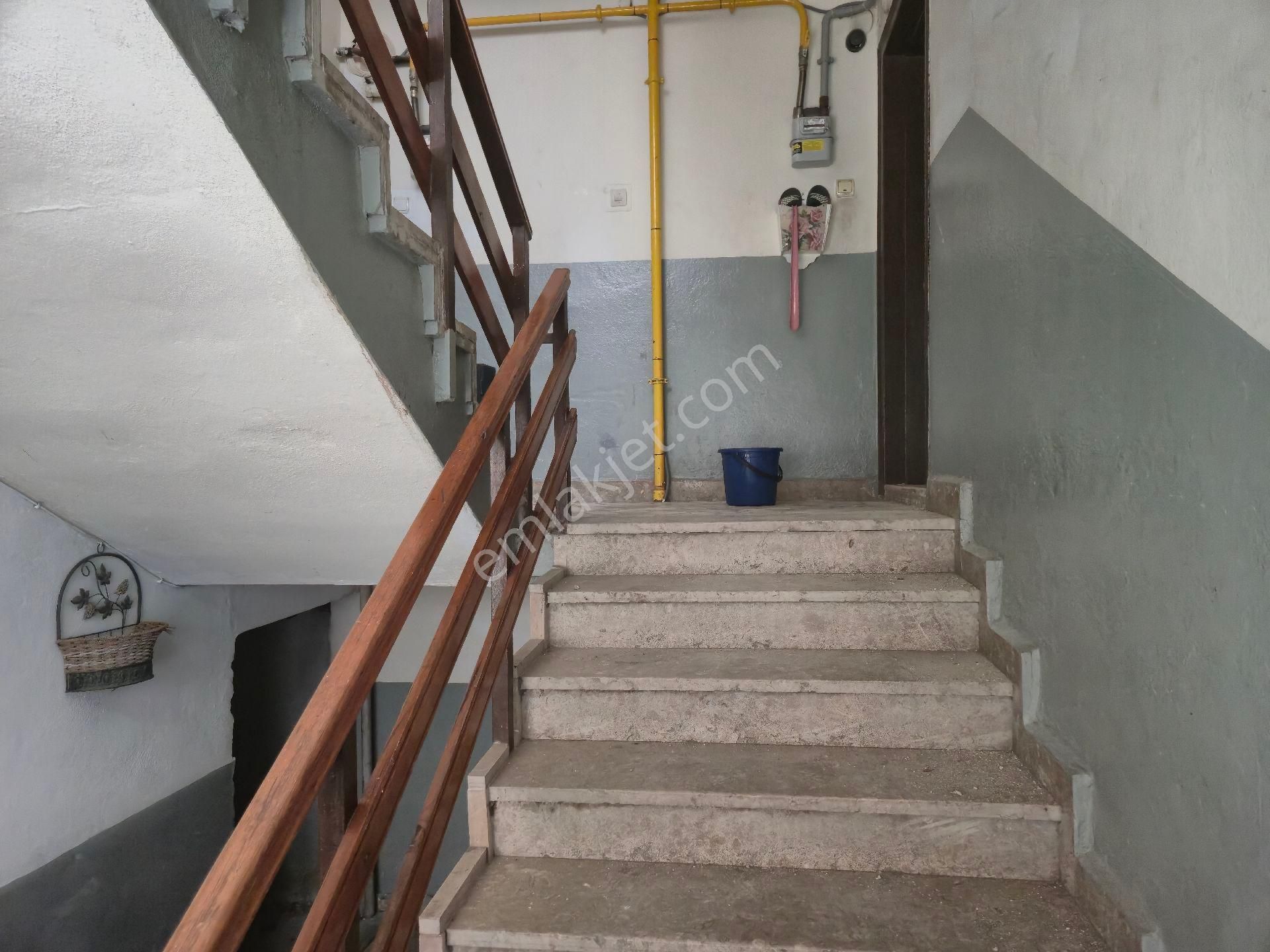 Realty World'dan Adapazarı Akıncılar'da 120m2 3 Balkonlu Depolu Boş 3+1 - Görsel 9