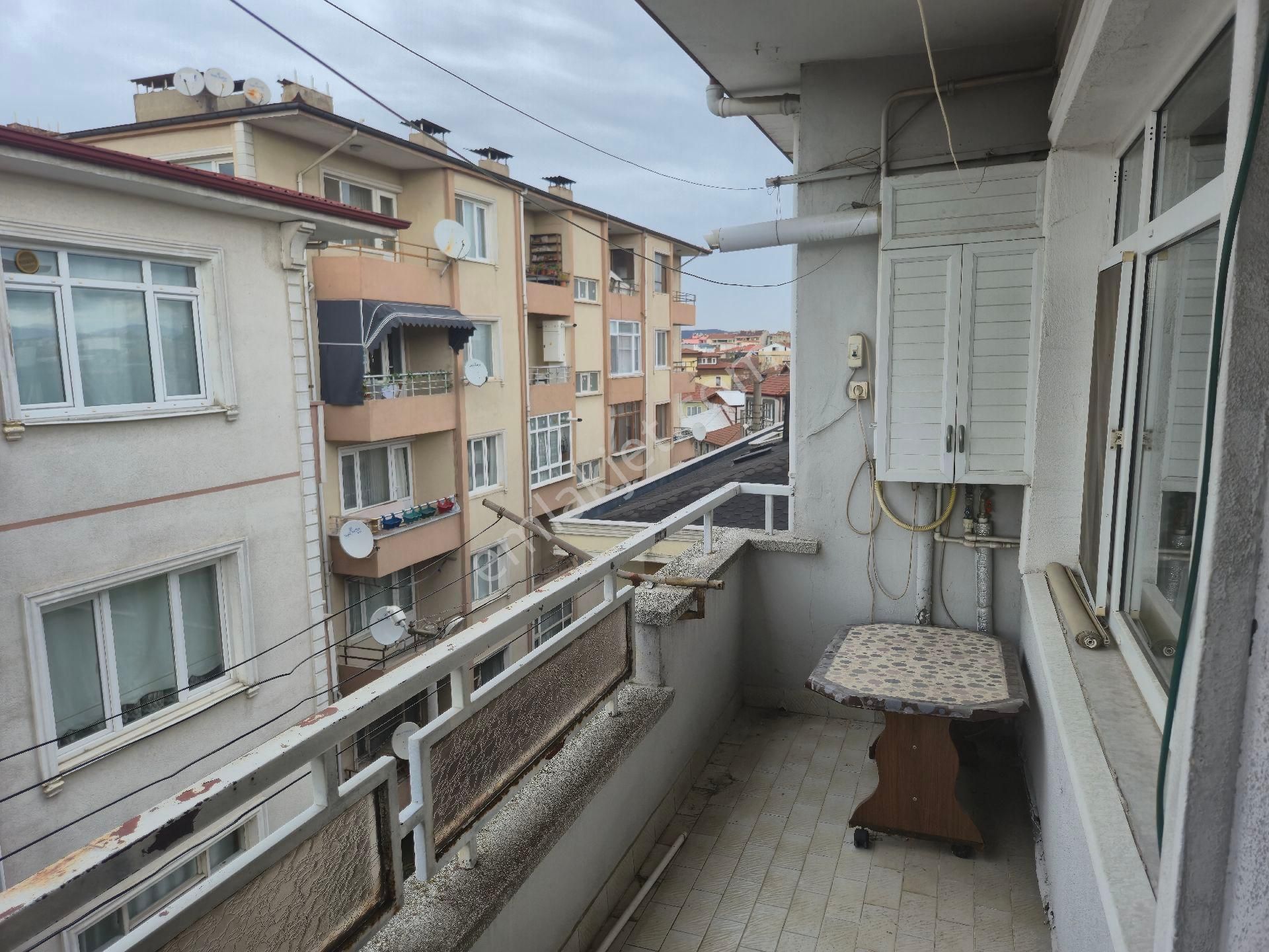 Realty World'dan Adapazarı Akıncılar'da 120m2 3 Balkonlu Depolu Boş 3+1 - Görsel 13