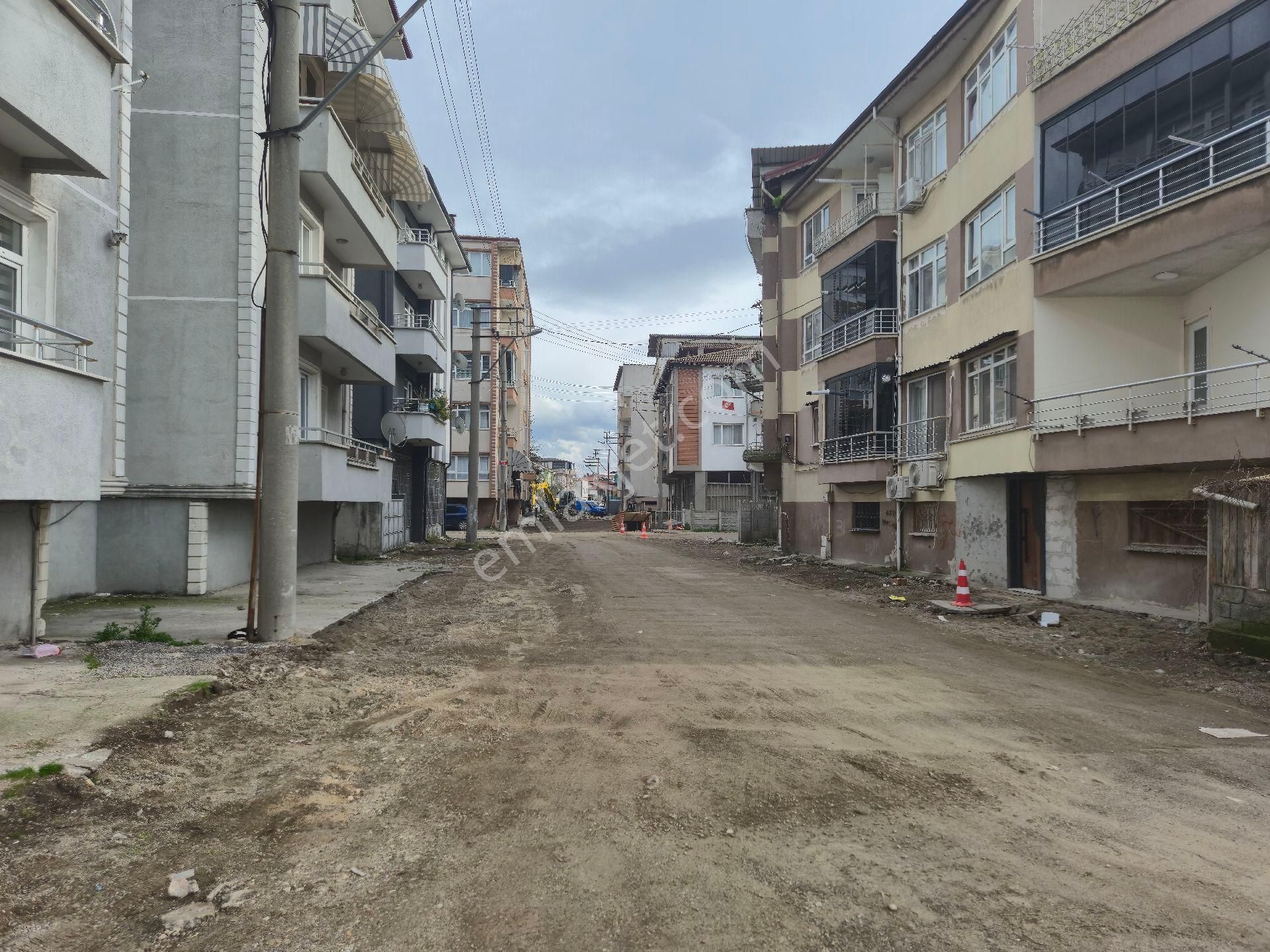 Realty World'dan Adapazarı Akıncılar'da 120m2 3 Balkonlu Depolu Boş 3+1 - Görsel 2