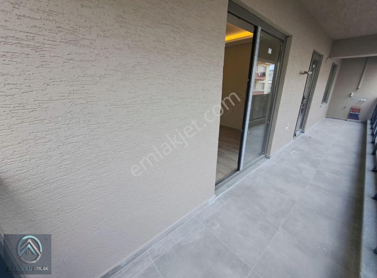 Çanakkale Barbaros Mahallesi Satılık 2+1 Arakat Kapalı Otopark - Görsel 2