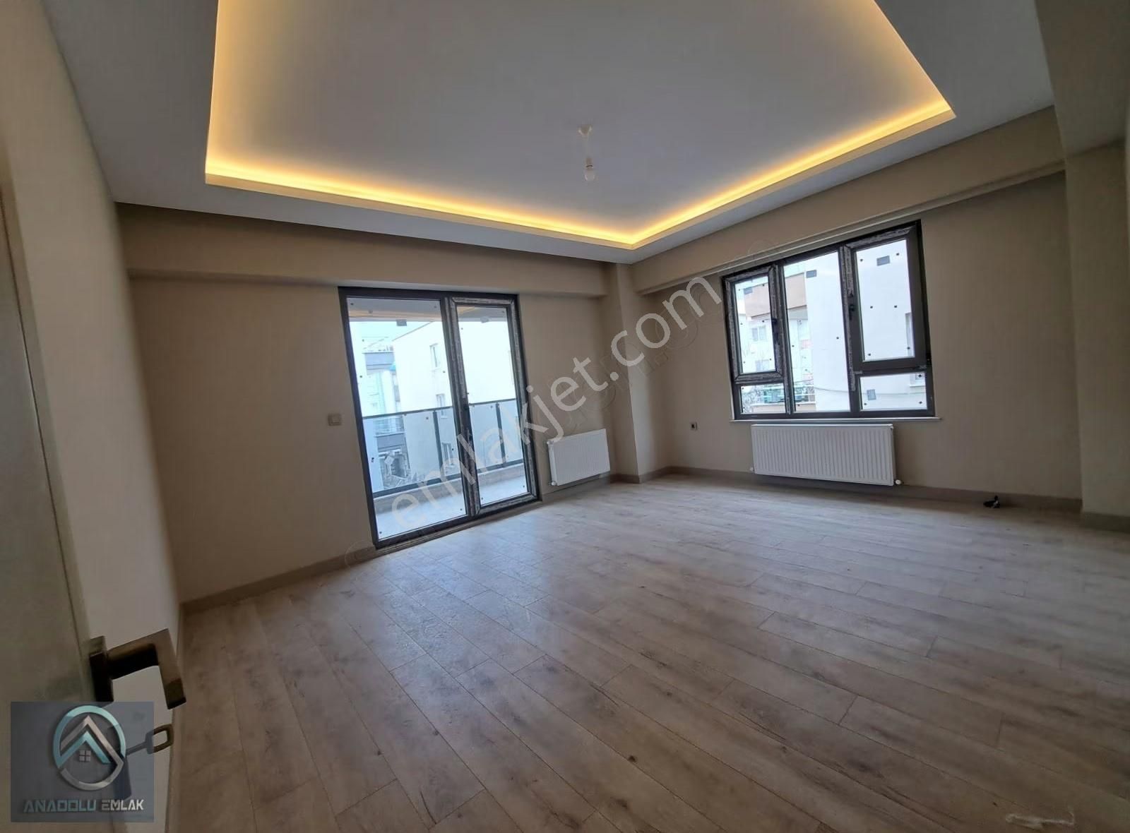 Çanakkale Barbaros Mahallesi Satılık 2+1 Arakat Kapalı Otopark