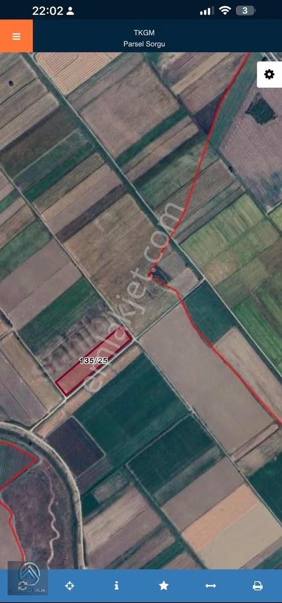 Çanakkale Ezine Mahmudiyede 11221 M2 Kadastro Yola Cepheli Tarla