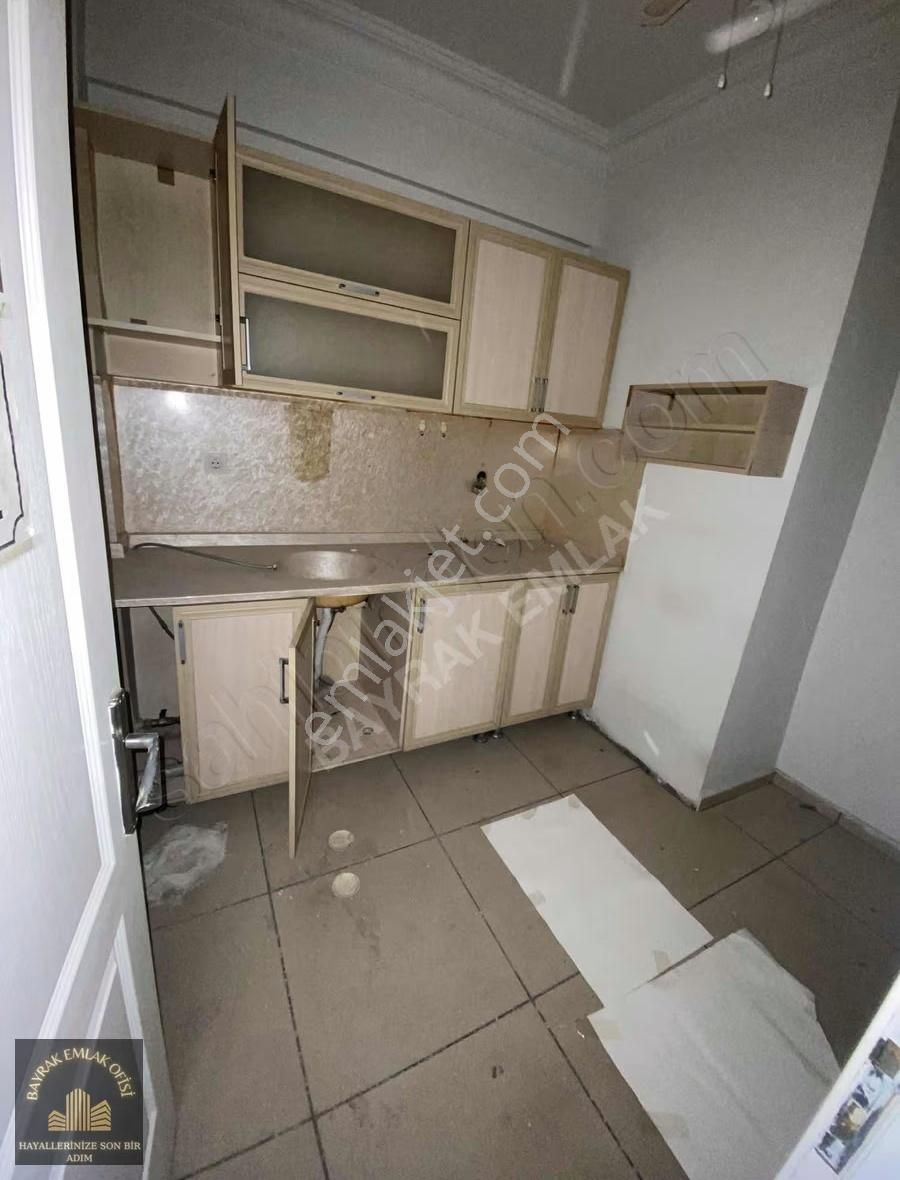 Edremit Meydanda Kiralık Ofis - Görsel 5