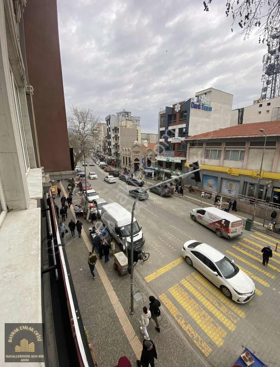 Edremit Meydanda Kiralık Ofis - Görsel 11