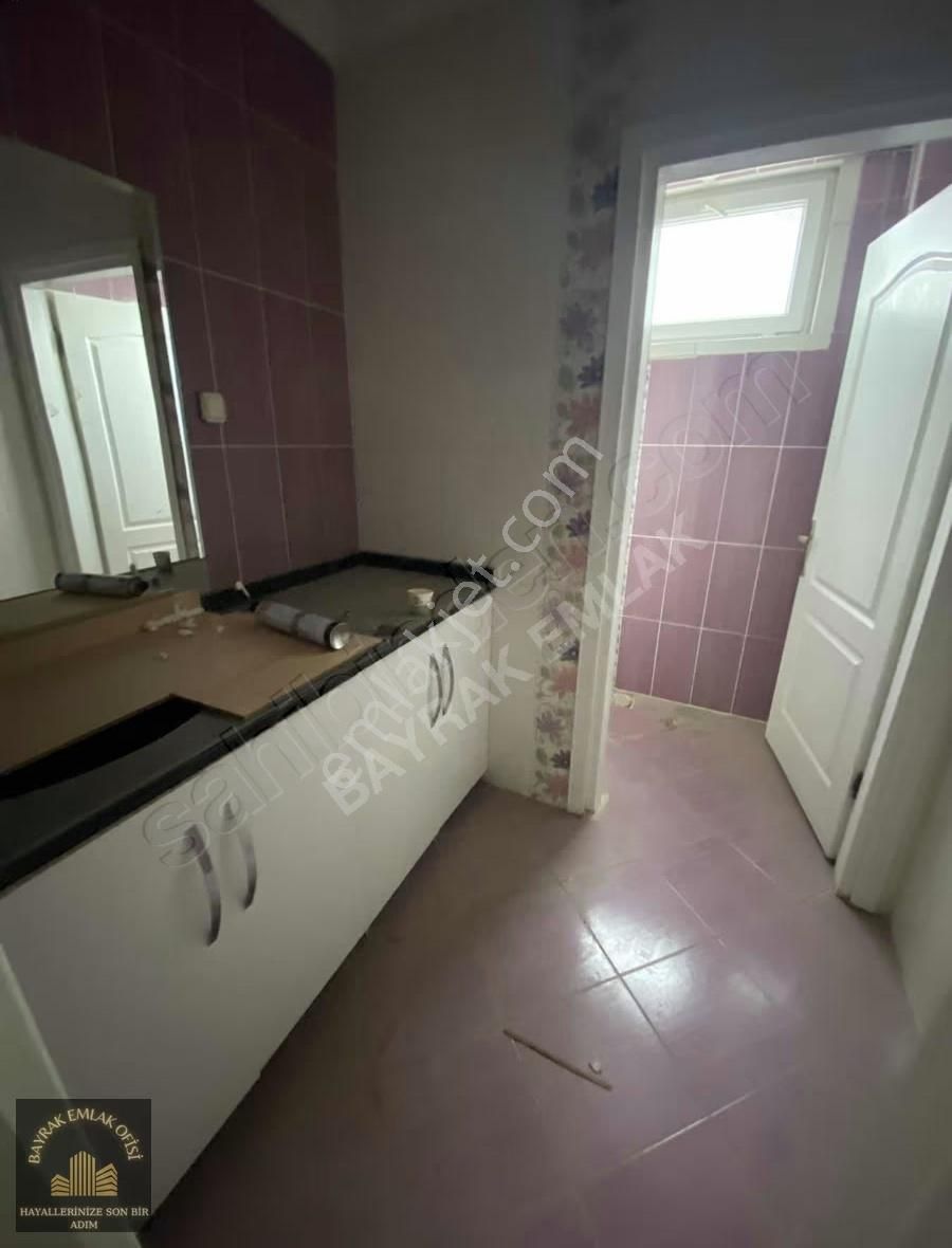 Edremit Meydanda Kiralık Ofis - Görsel 7