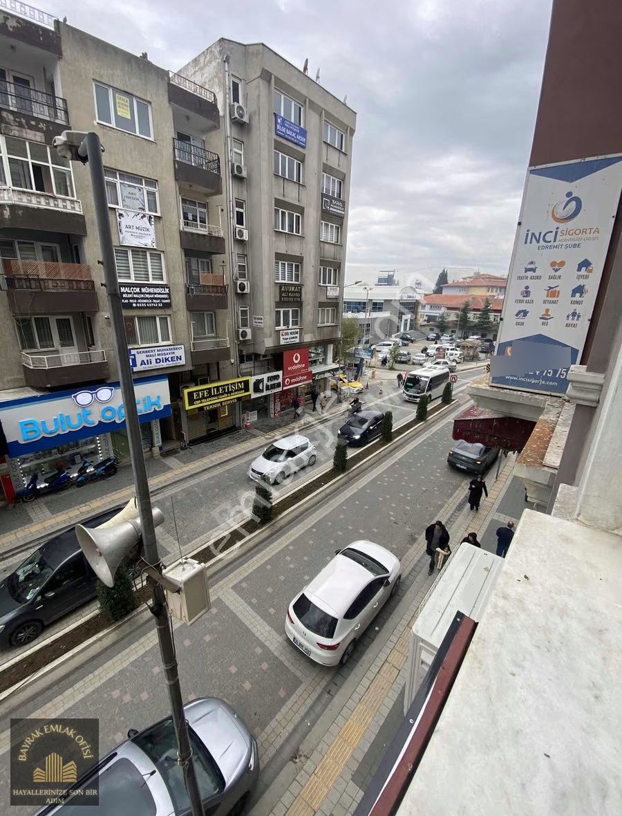 Edremit Meydanda Kiralık Ofis - Görsel 8