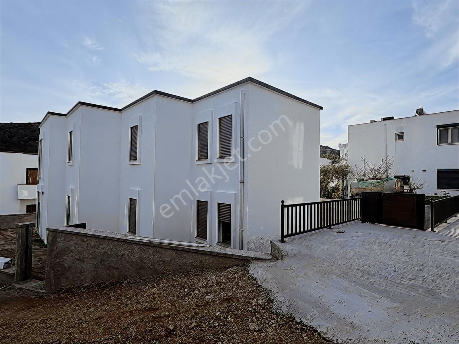 Bodrum Peksımet Satılık 3 + 1 Sıfır Daireler - Görsel 9