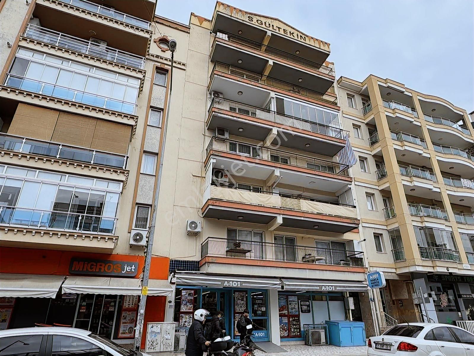 Karşıyaka Şemikler İzban Yanı 160 M2 Kiralık Daire Park Cepheli