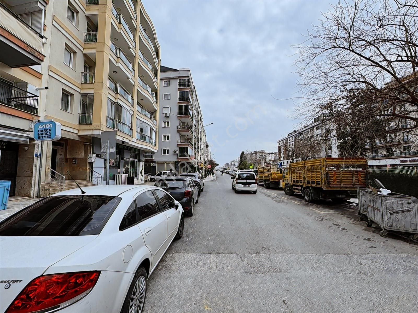 Karşıyaka Şemikler İzban Yanı 160 M2 Kiralık Daire Park Cepheli - Görsel 24