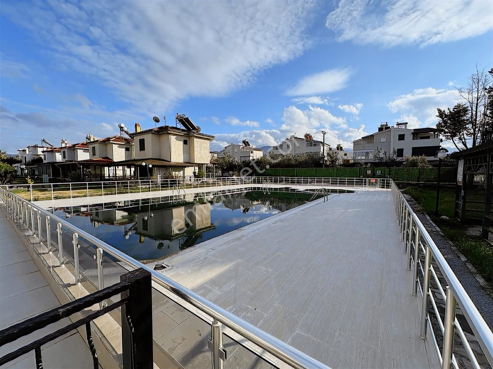 Kuşadası Davutlar Denize 600mt Havuzlu Müstakil Satılık Yazlık - Görsel 2