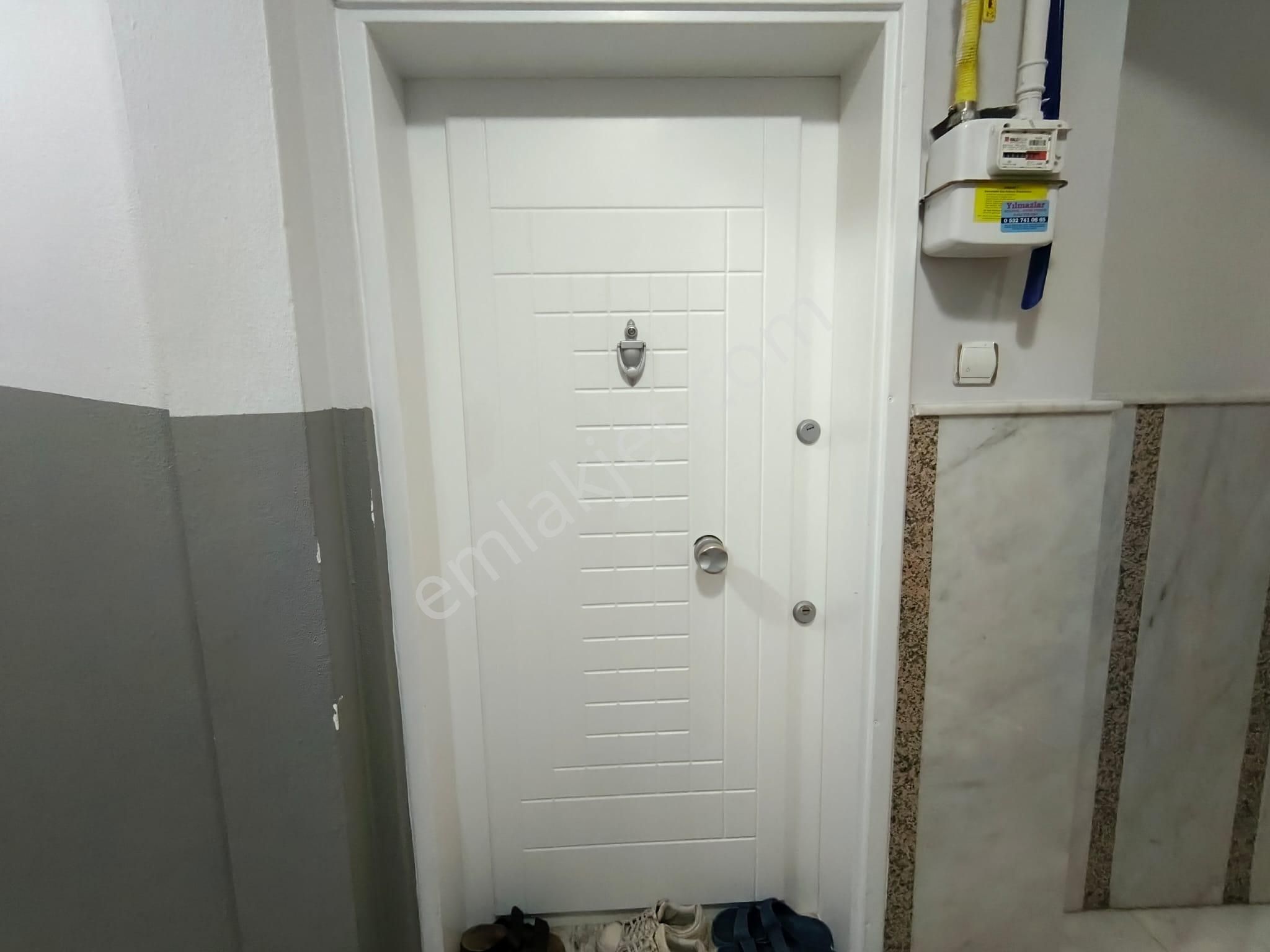 Delta Koleji Yakını 3+1 Kapalı Mutfak Doğalgazlı Asansörlü Otoparklı - Görsel 3