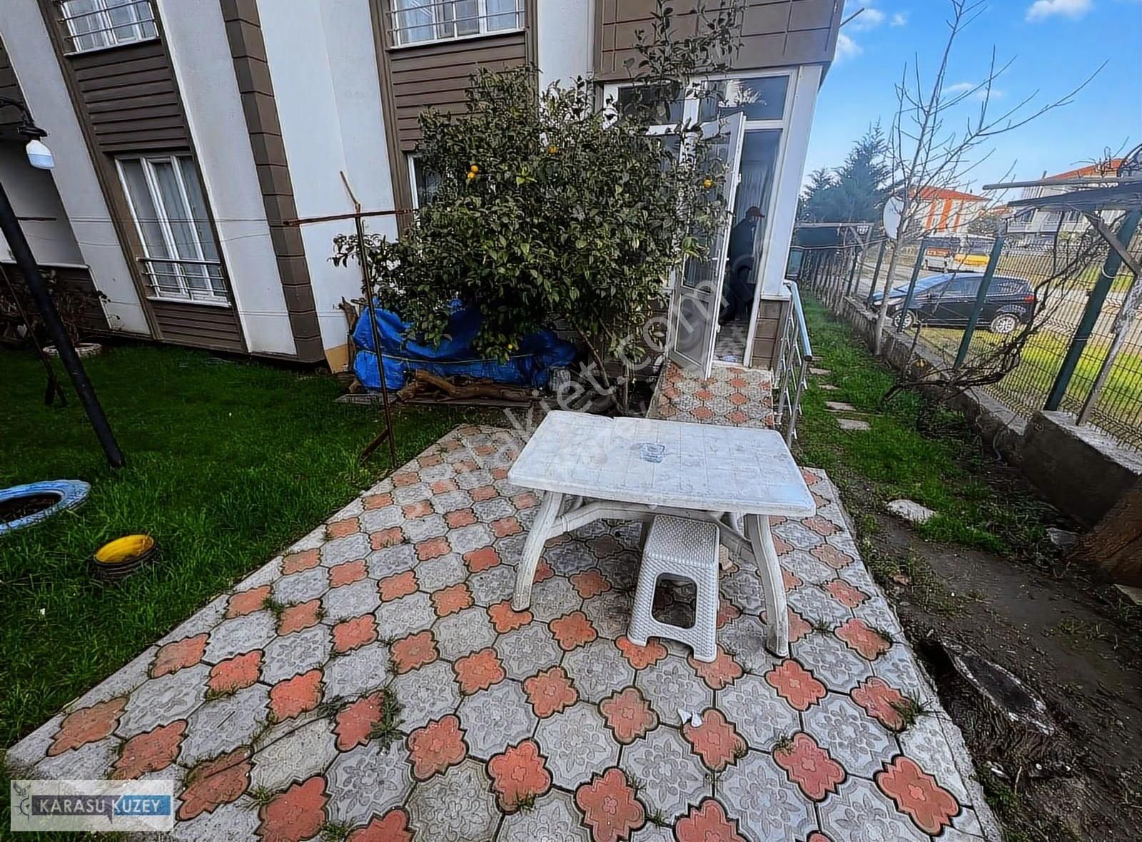 Karasu Doğa Kent Sitesi 1+1 Geniş Bahçe Katı Bahçeli Yatırımlık.