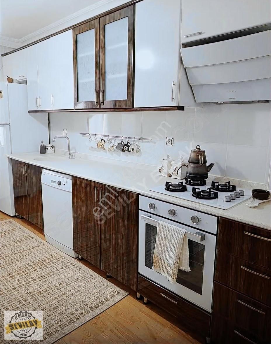 Atapark Mahallesi ,güngörmüş Sokakta 140 M2 Daire