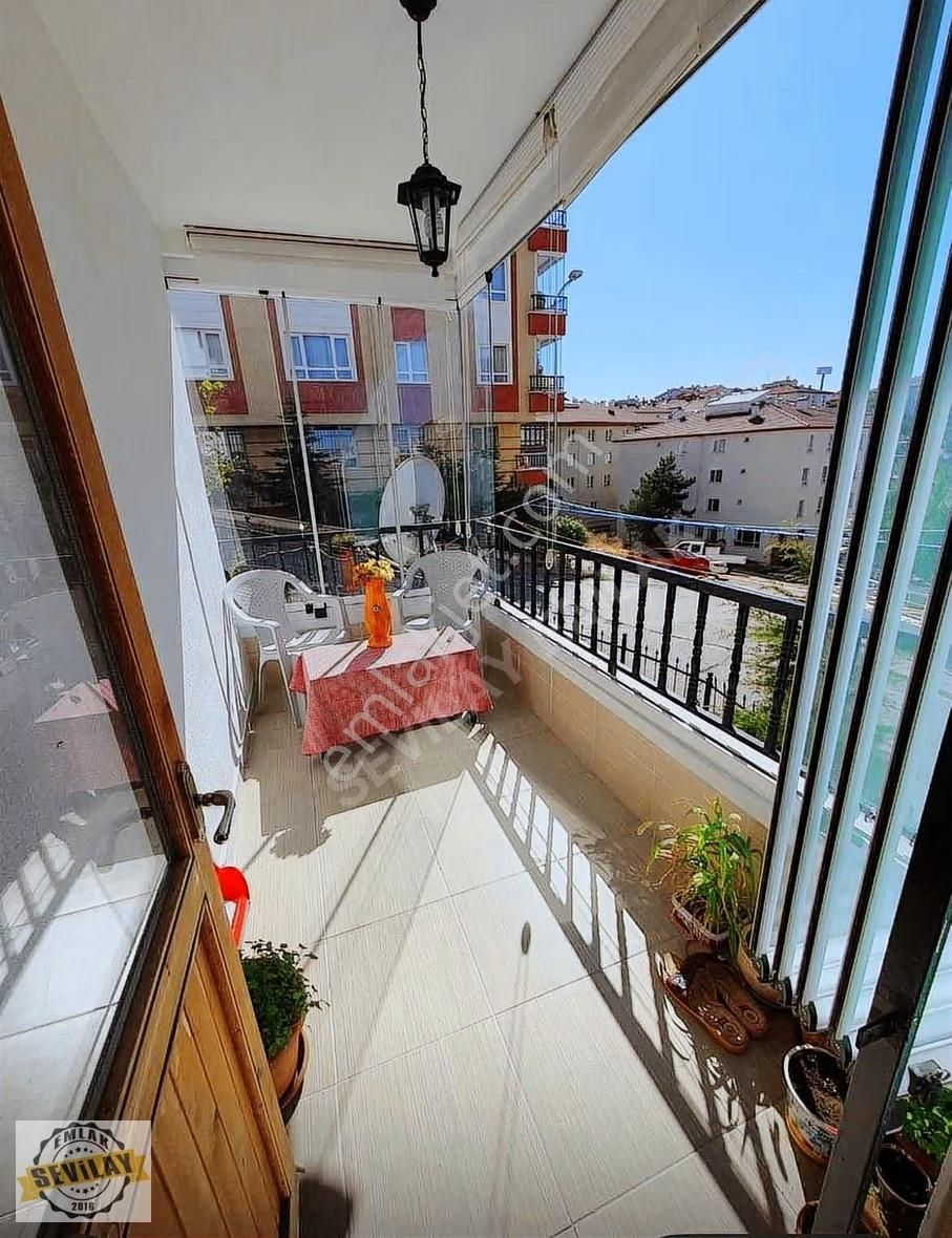 Ufuk Tepe Mahallesinde Asansörlü Geniş Daire.