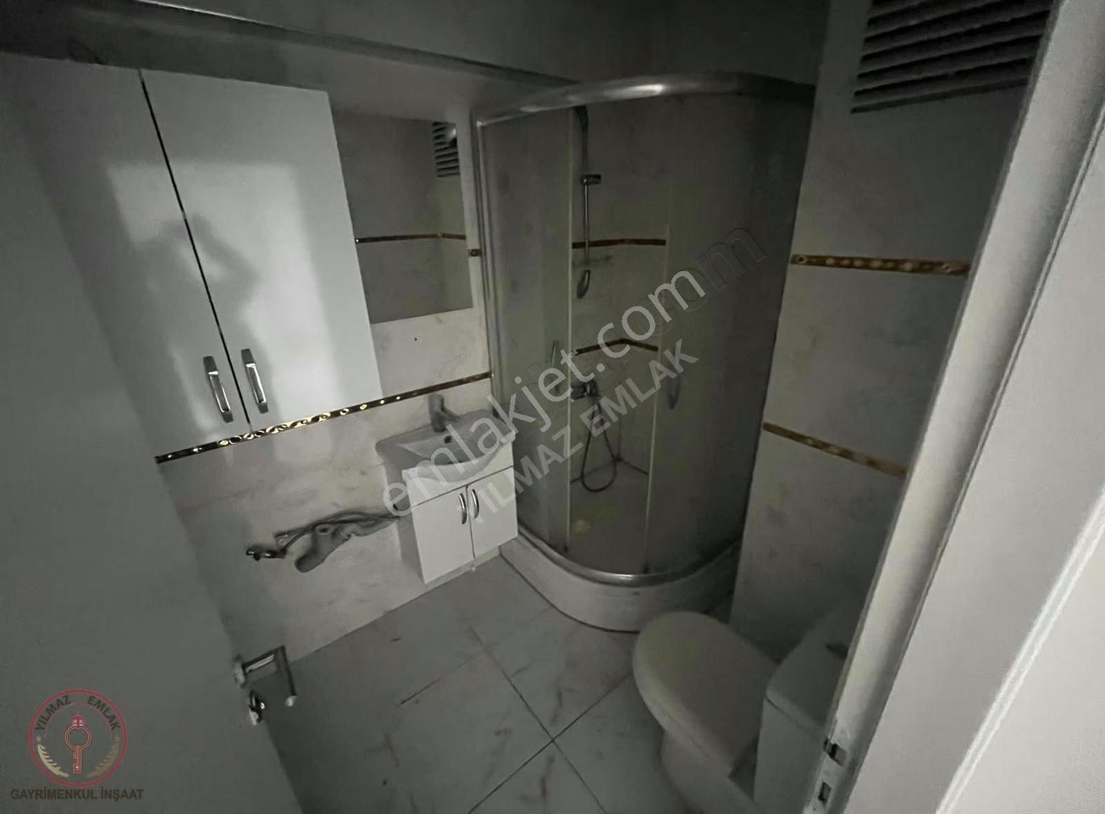 İkitelli M.akif'de 110m² Ebeveyn Banyolu 2+1 2.kat Arakat Daire - Görsel 15