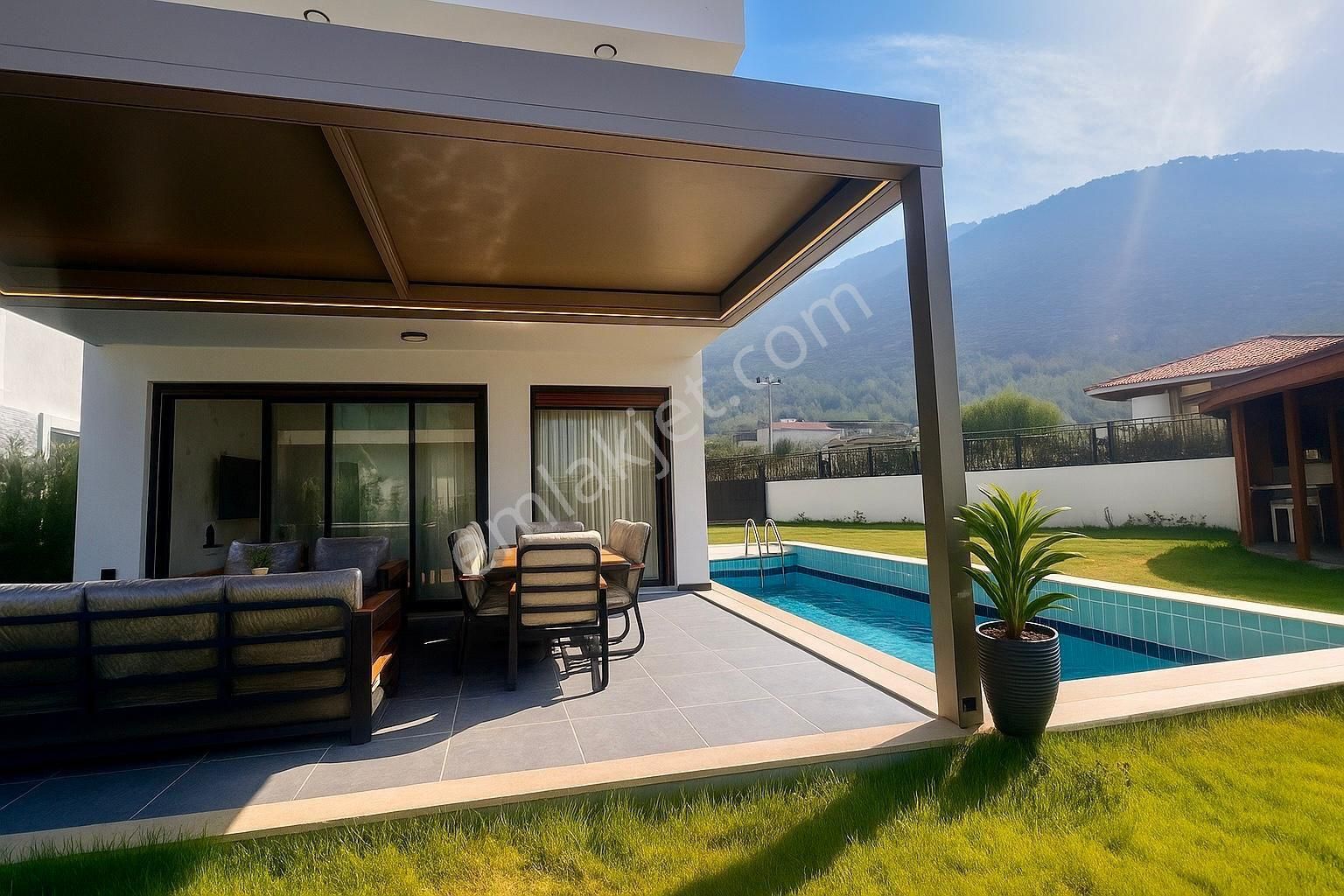 Kuşadası Güzelçamlı Da Satılık 4+1 Özel Havuzlu Müstakil Bahçeli - Görsel 2