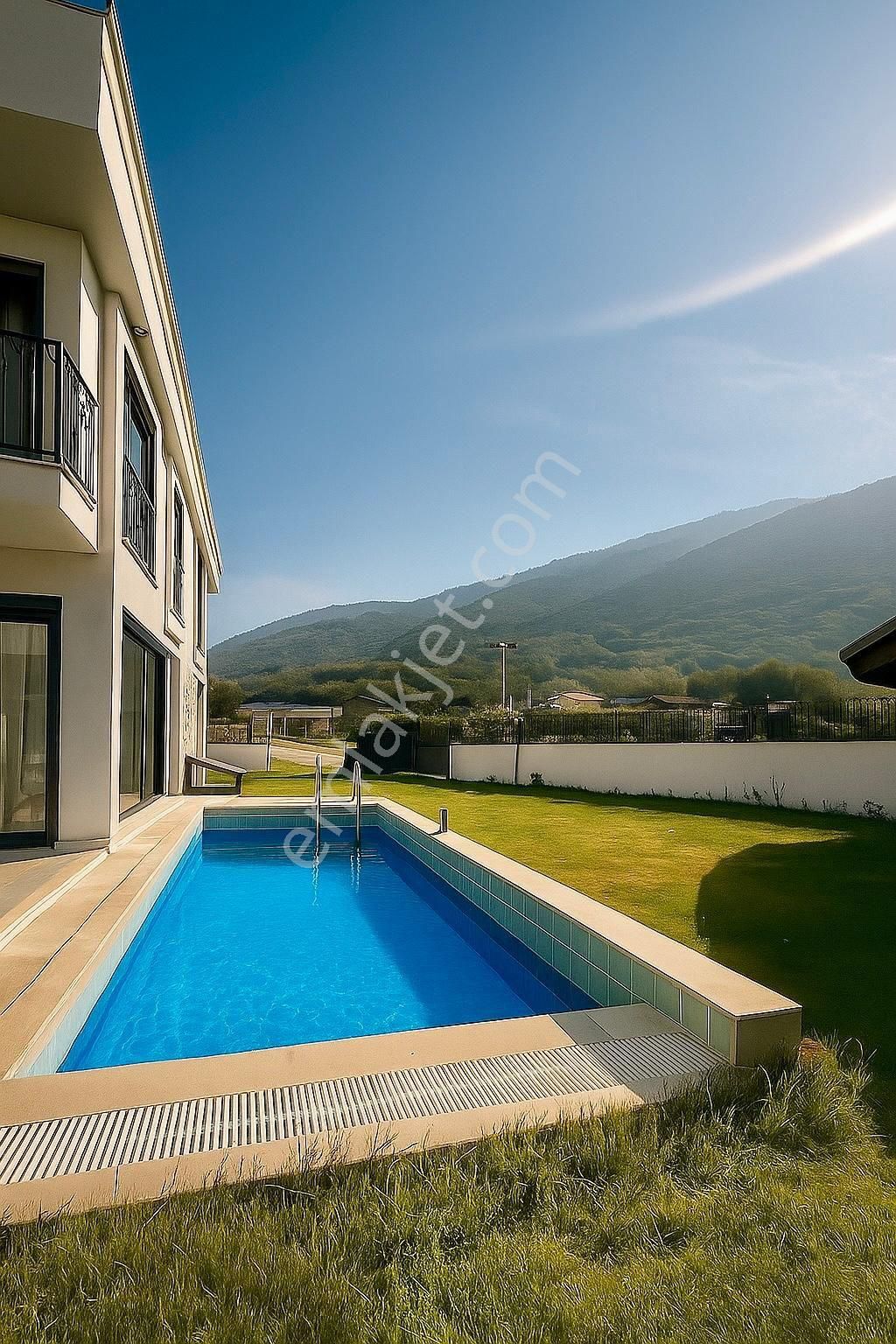 Kuşadası Güzelçamlı Da Satılık 4+1 Özel Havuzlu Müstakil Bahçeli - Görsel 3