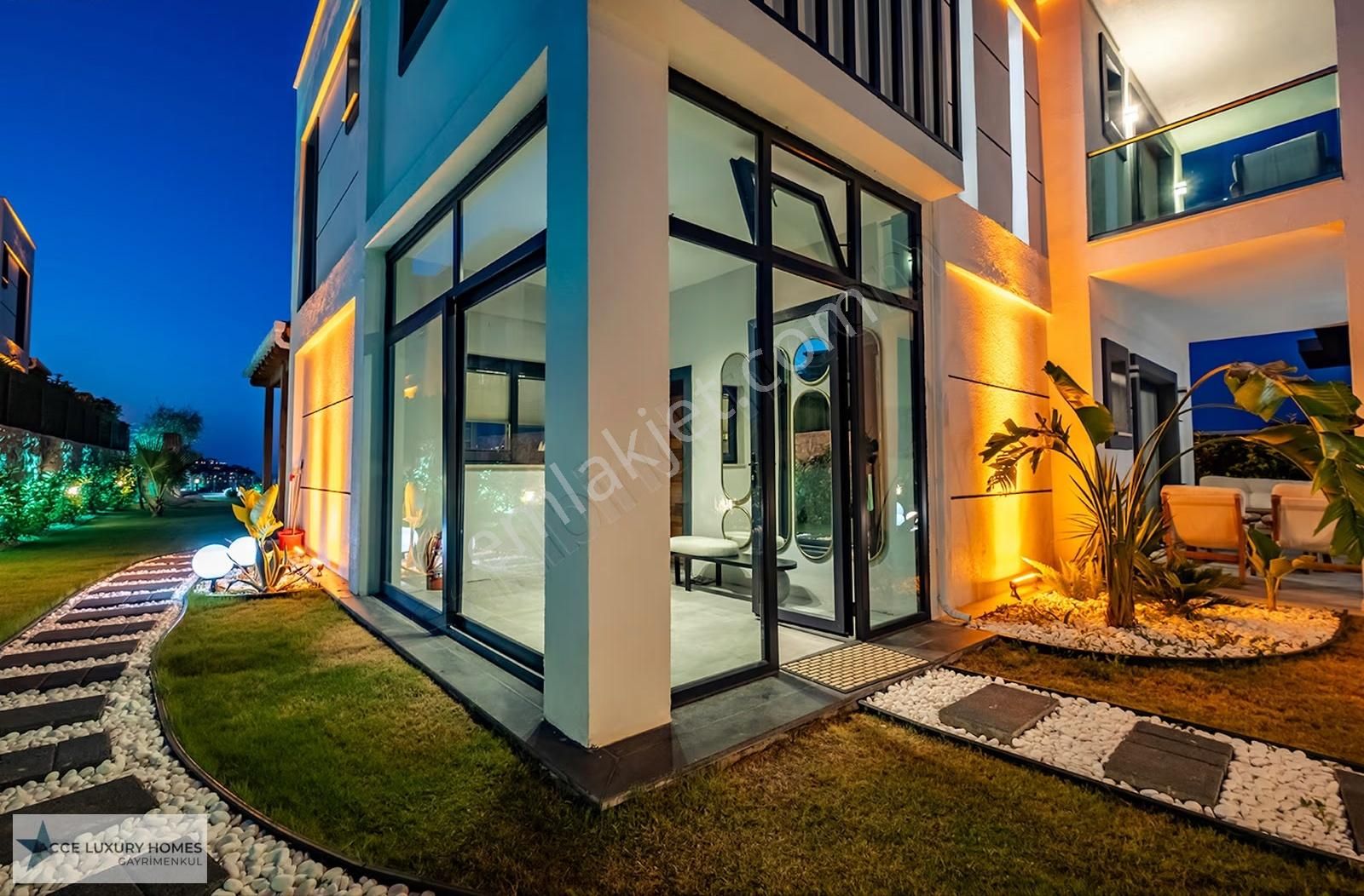 Yalıkavakta Özel Havuzlu Lüks Villa Marina Yakını - Görsel 3