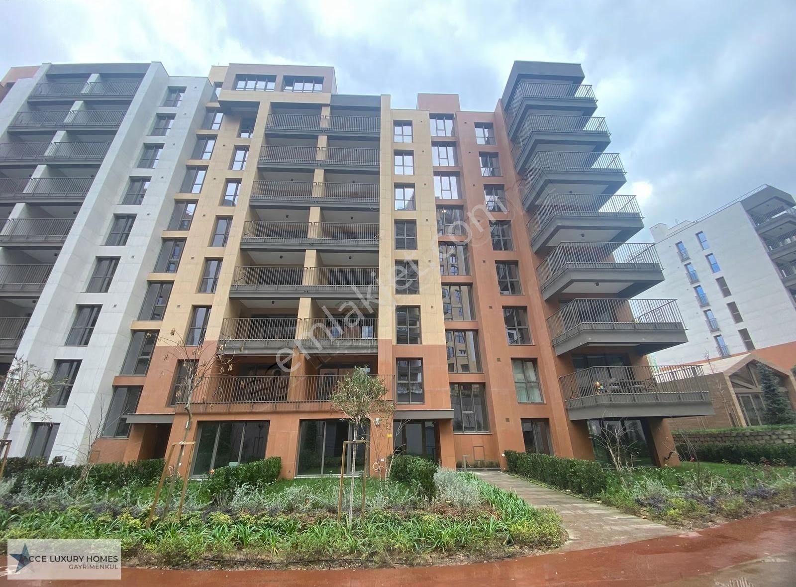 Sinpaş Koru Aura'da 4+1 Geniş Balkonlu Köşe Kiralık Daire