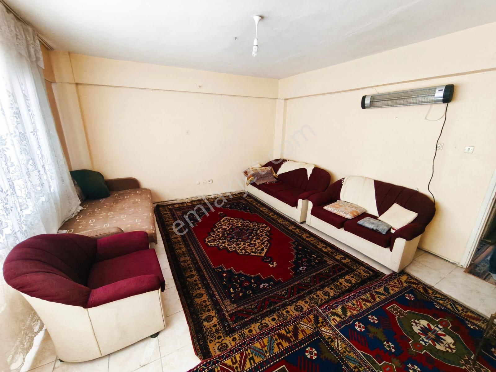 Esenlik Mahallesi Yakını 2+1 95 M2 Balkonlu