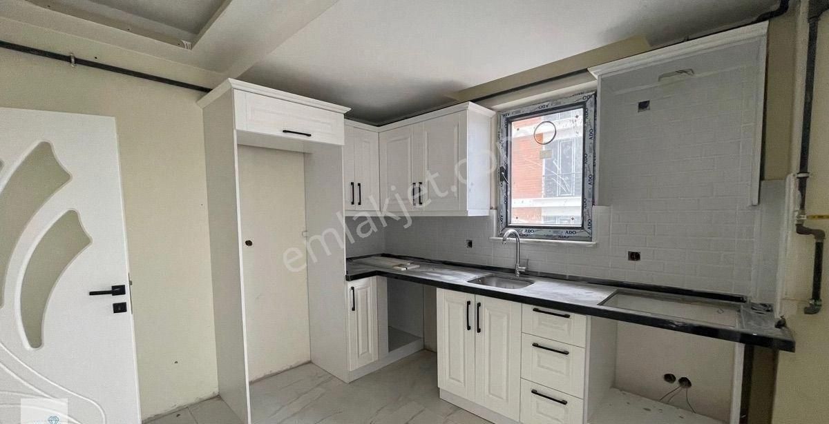 Aydınlık Caddesıne Yakın Satılık Mutfak Ayrı 2+1 - Görsel 6