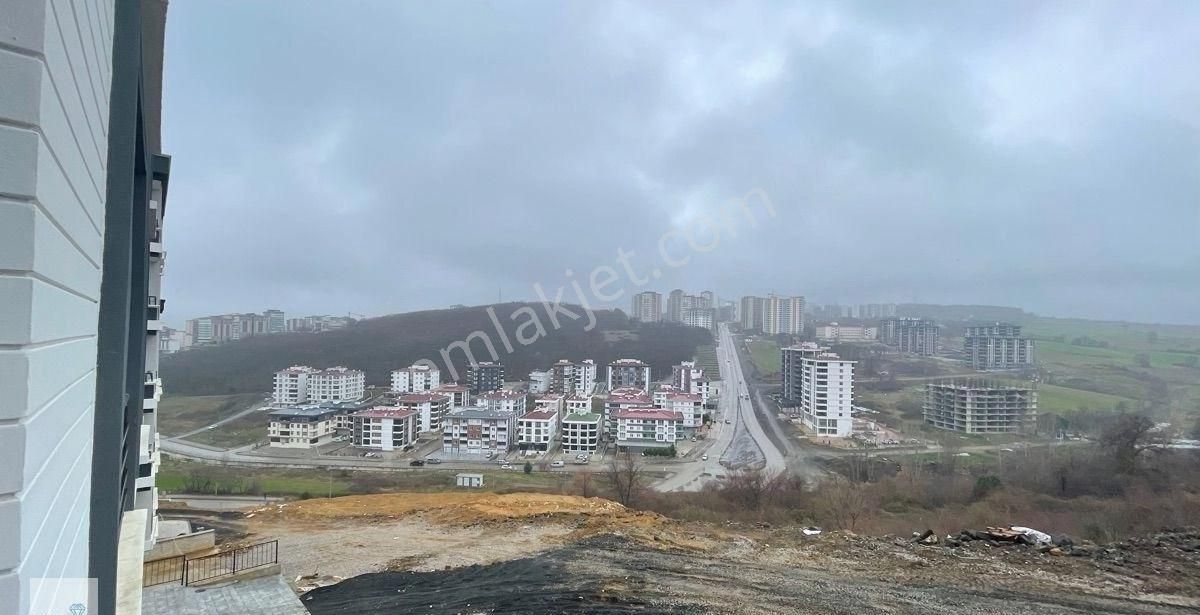 Aydınlık Caddesıne Yakın Satılık Mutfak Ayrı 2+1 - Görsel 4