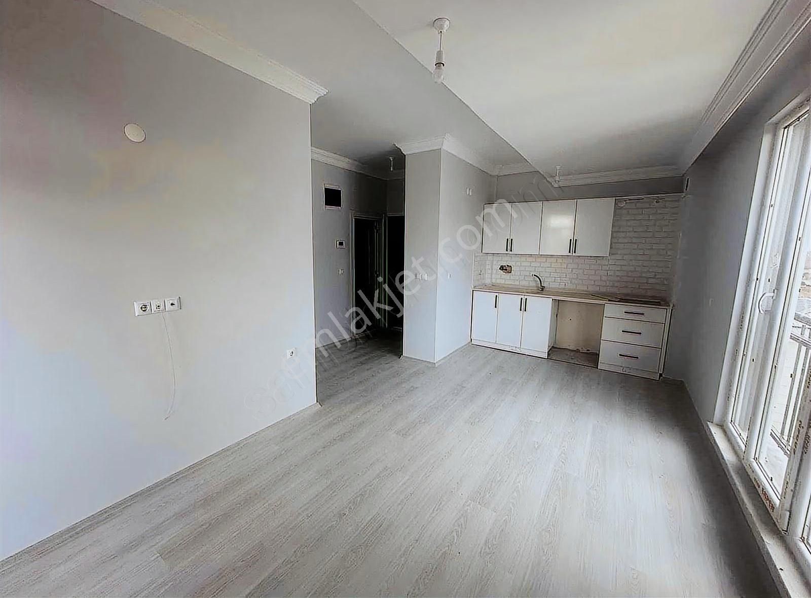 Satılık İskanı Hazır 1+1 Daire - Görsel 3