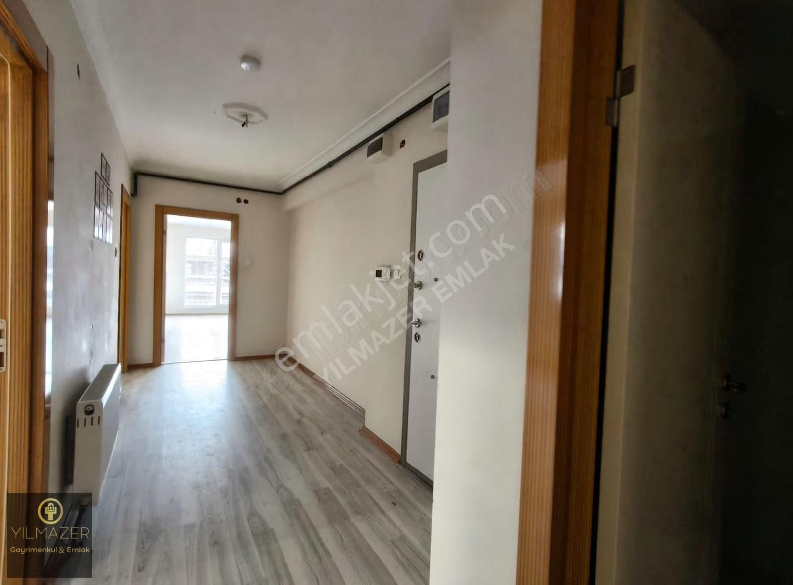 Yılmazer'den 4.cadde Mevkii İskanlı 130m2 Cadde Üstünde 3+1 Acil - Görsel 5